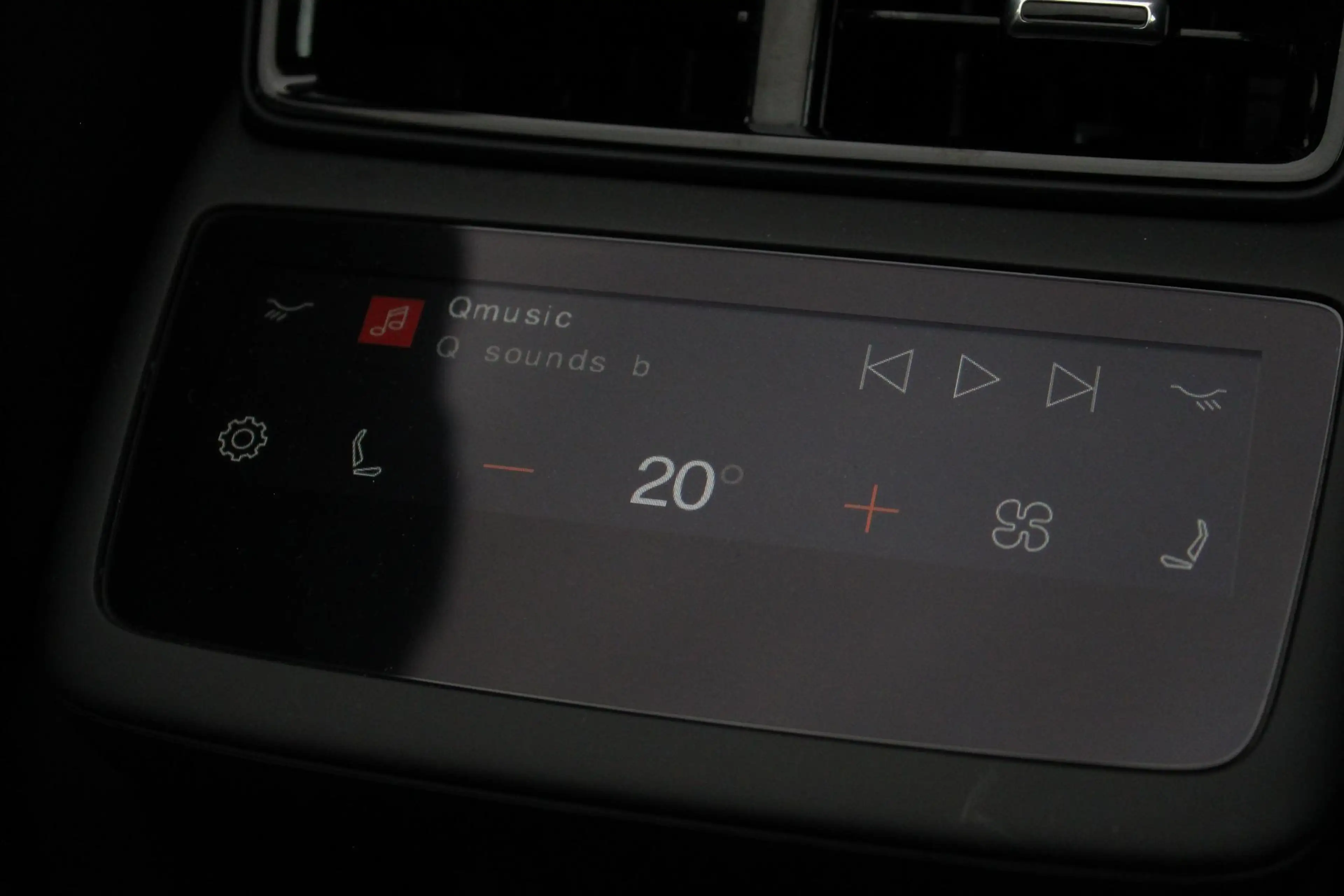 Polestar 4 Long Range Single motor Plus 100 kWh Panoramisch d — photo 12
