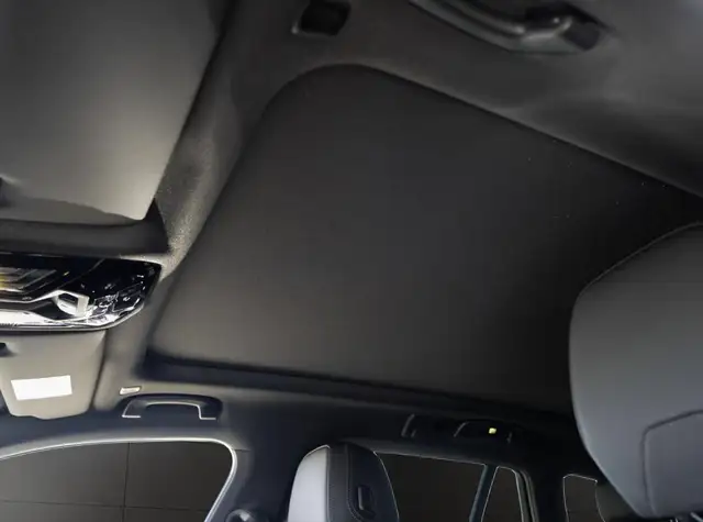 BMW 5 Series view 15