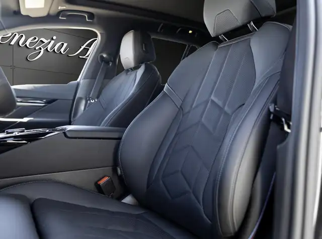 BMW 5 Series view 3