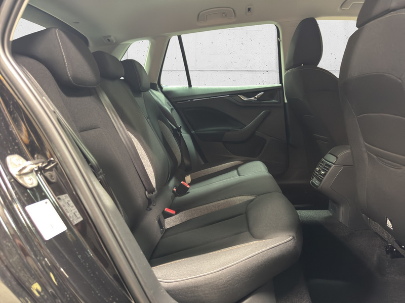 Skoda Kamiq Tour 1.0 TSI PDC ACC LED NAVI AHK — photo 11