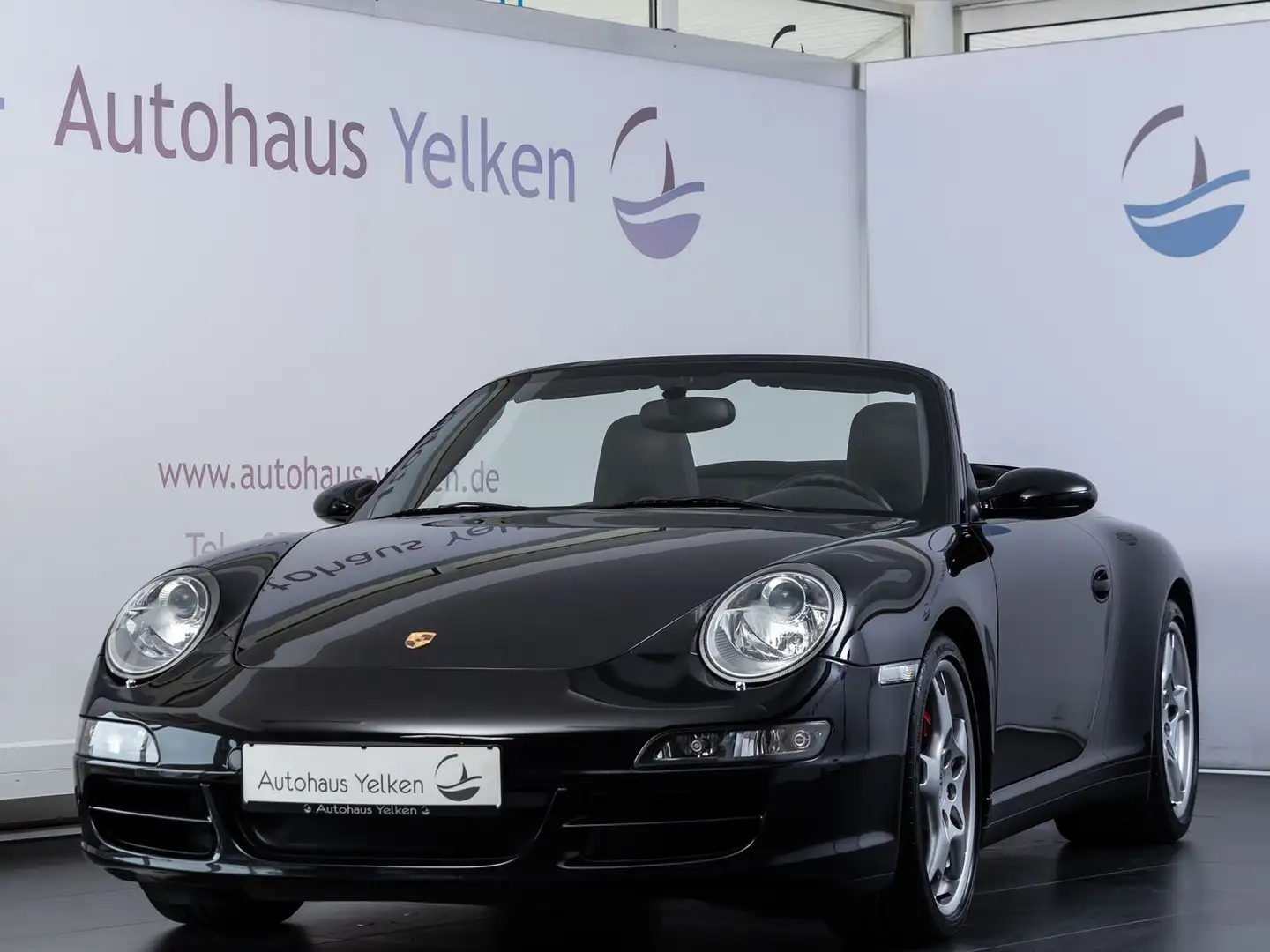 Porsche 911 Carrera 4 S *PCM*SPORT-CHRONO-PLUS*SHZ Schwarz - 1