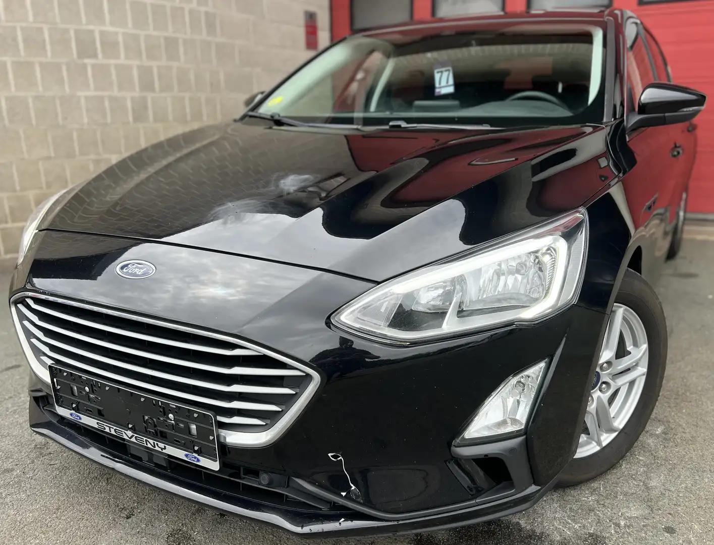 Ford Focus 1.5 EcoBlue Trend Edition Business / NAVI + CLIM Zwart - 1