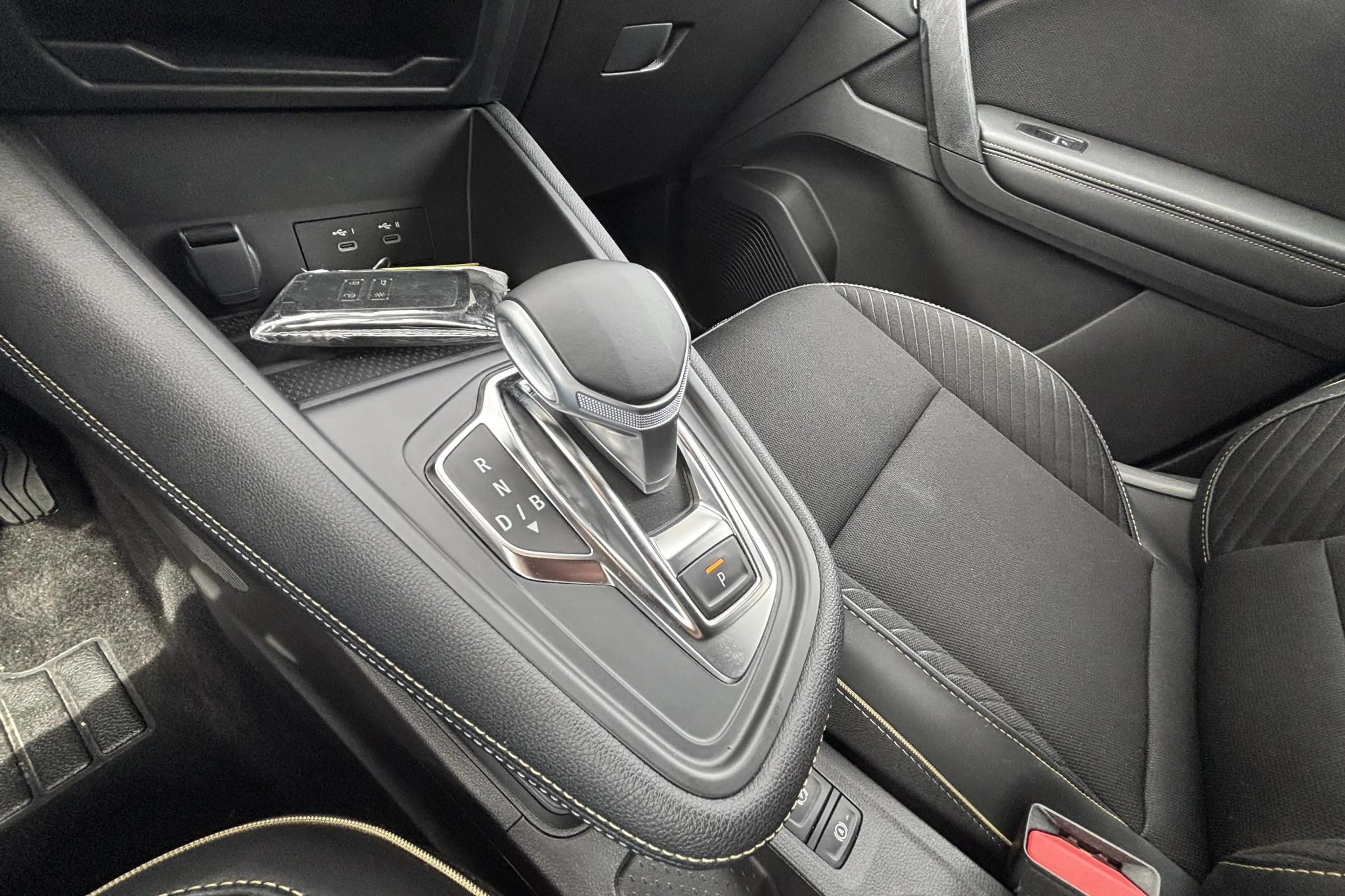 Renault Symbioz 1.6 E-Tech full hybrid 145 iconic |Automaat| Airco — photo 12