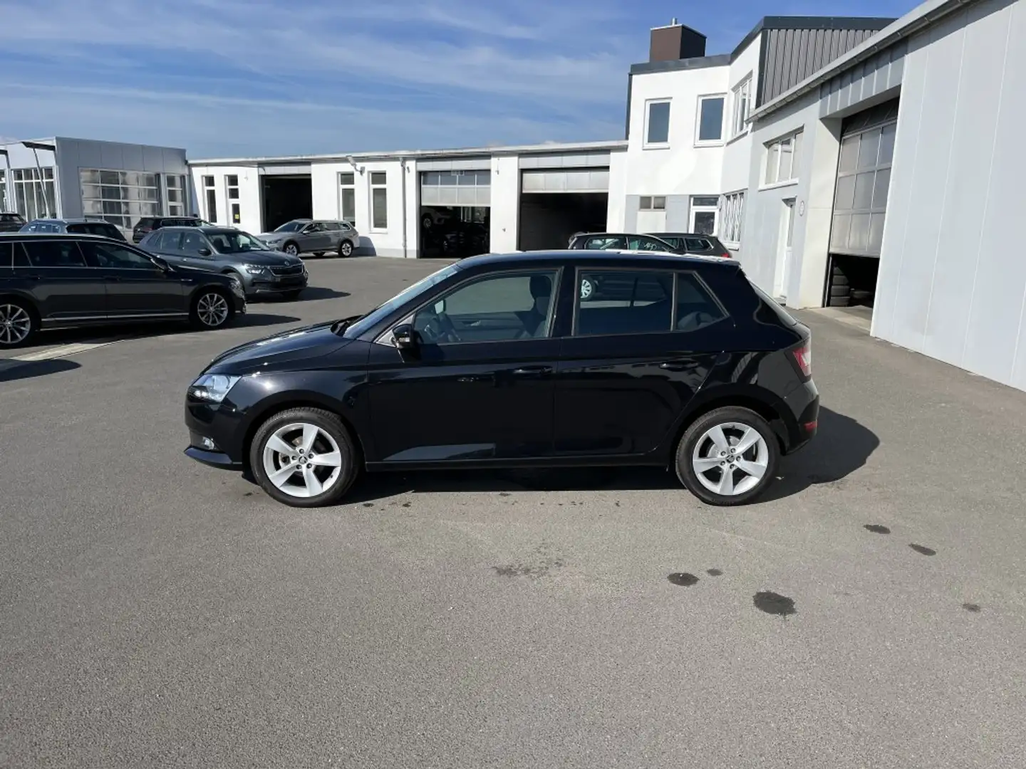 Skoda Fabia 1.0 Active 76€ m. 20% Anzahlung DAB PDC SHZ Klim Schwarz - 2