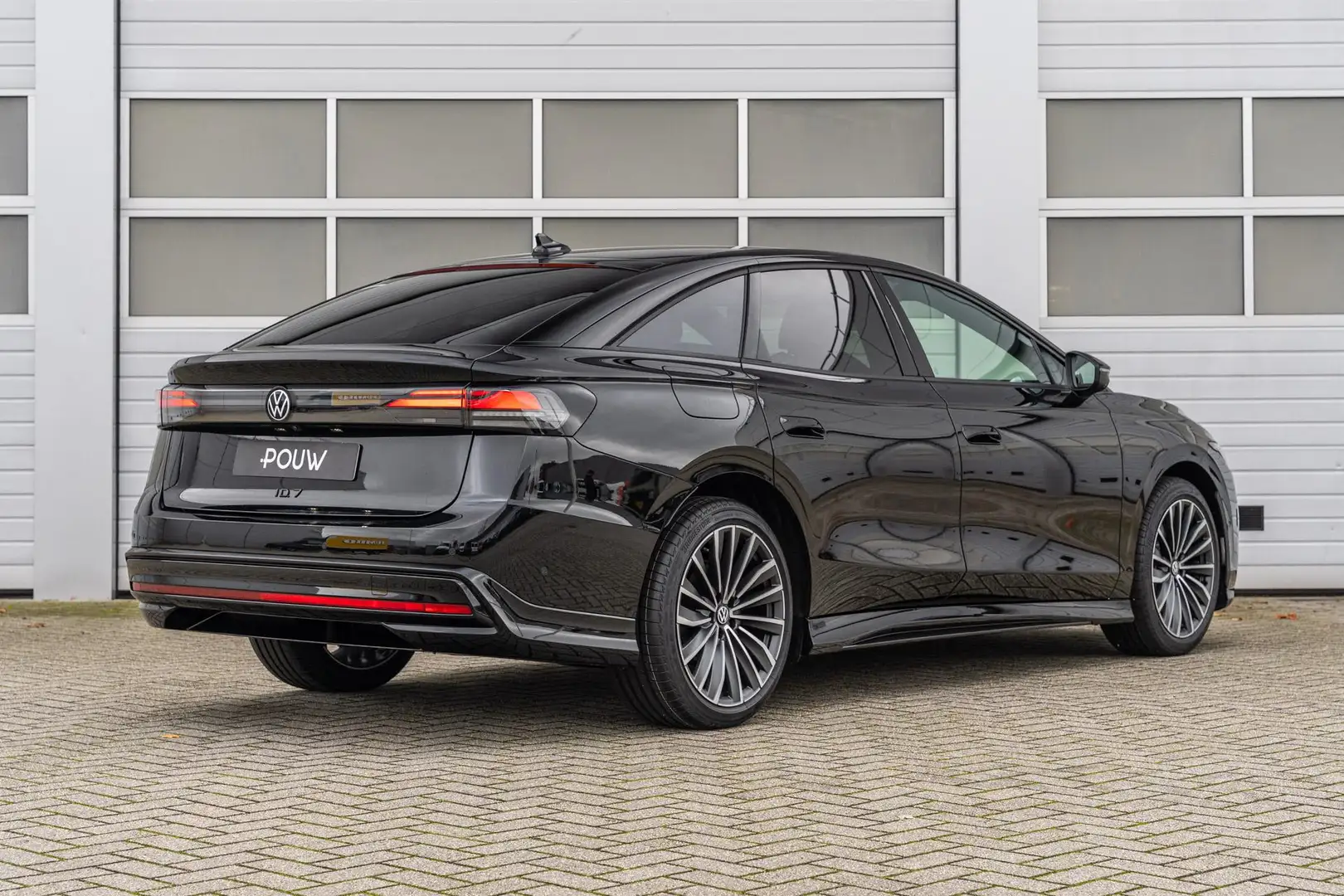 Volkswagen ID.7 286pk Limited Edition 77 kWh | Comfort Pakket | Tr Fekete - 2