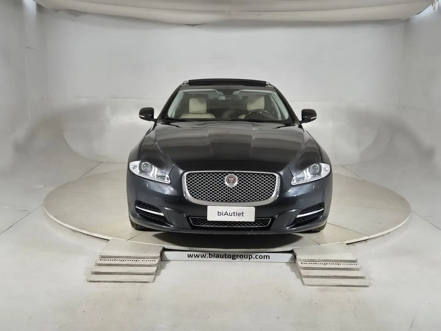 Jaguar XJ 3.0d V6 Portfolio auto my13 - 2