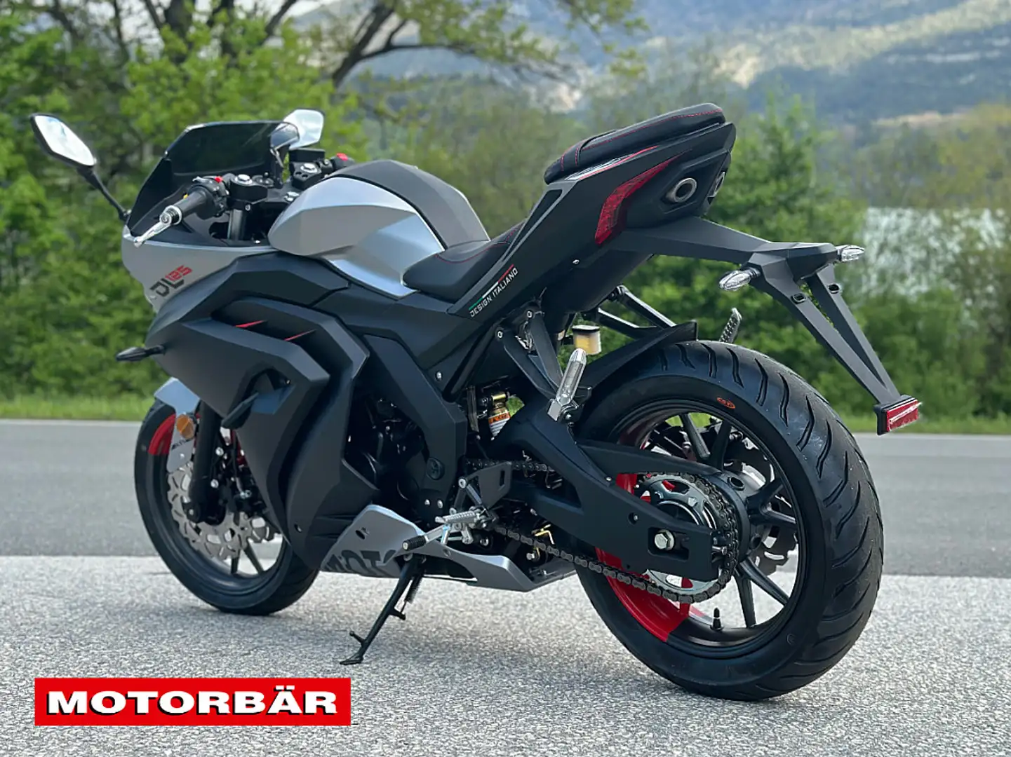 Motobi DL125 Plateado - 2