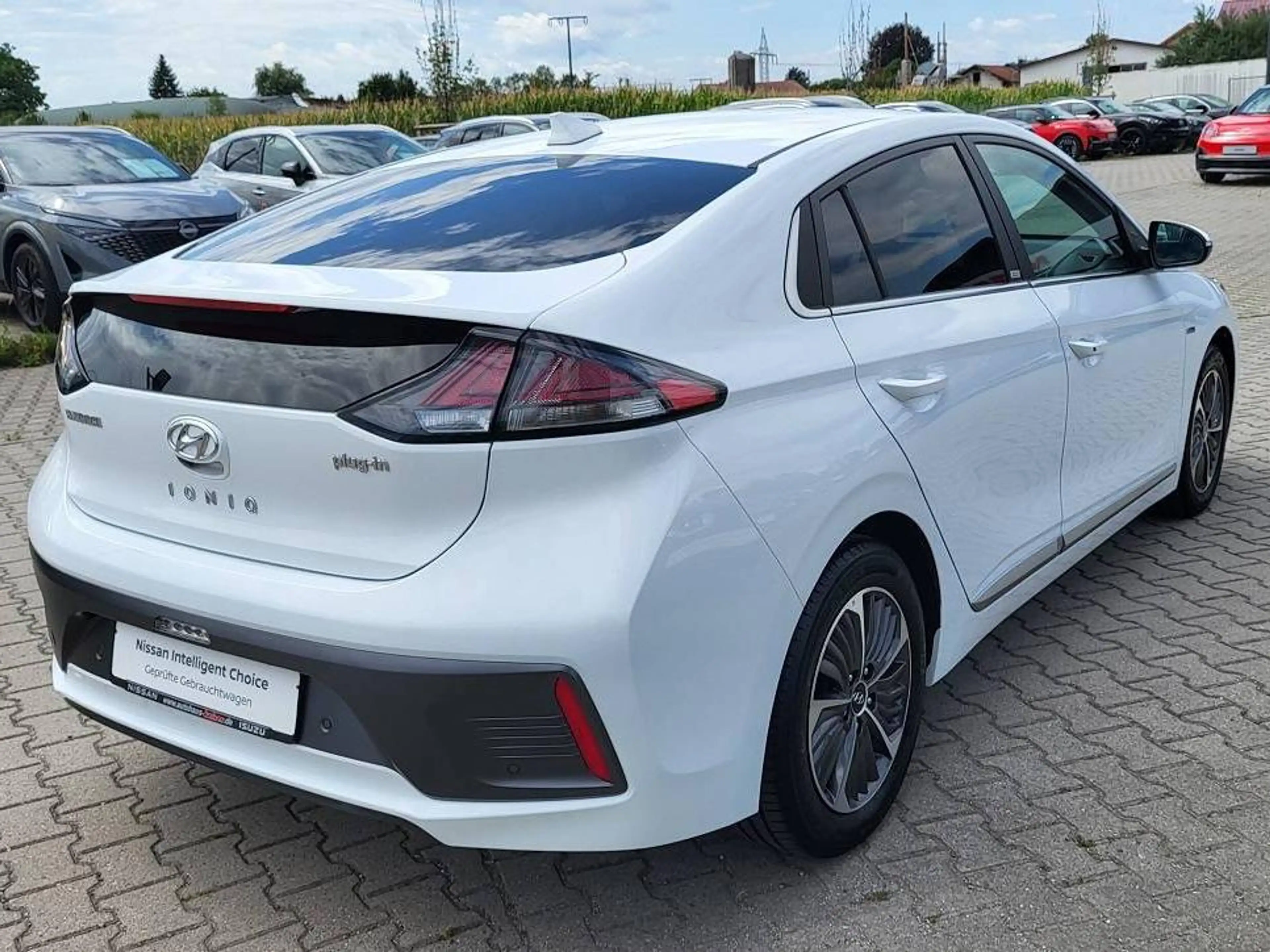 Hyundai IONIQ Style Plug-In Hybrid — photo 4