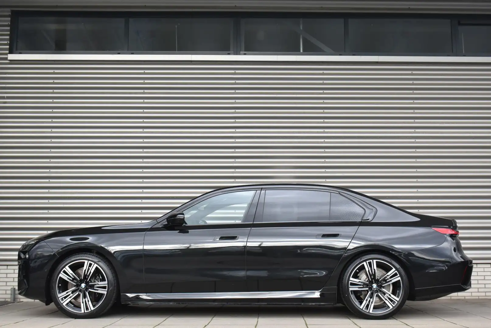 BMW i7 eDrive50 106 kWh M Sport Pro | Executive Pack - 2