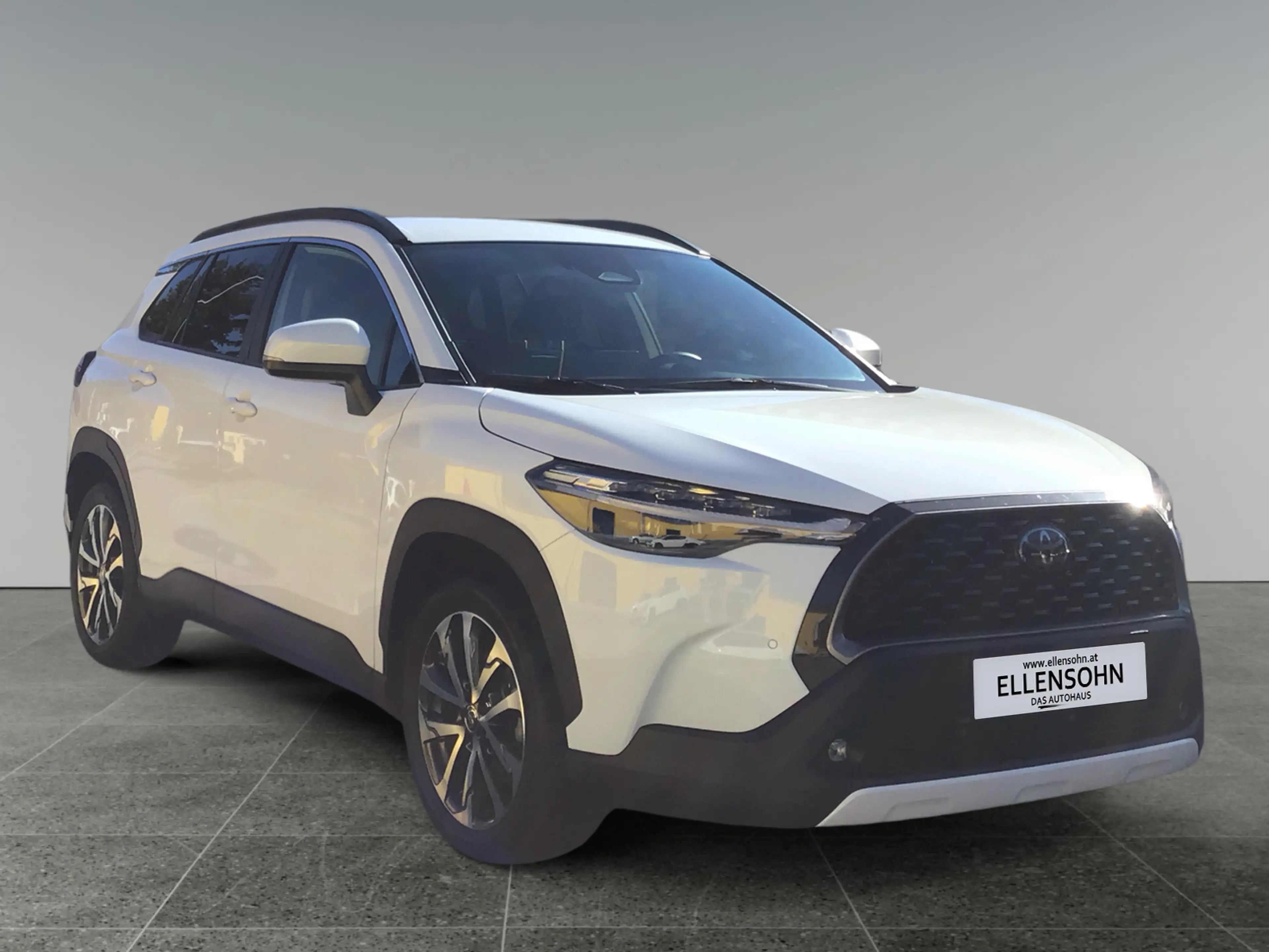 Toyota Corolla Cross 2.0 Active Drive 4x2          8-fach bereift! — photo 7