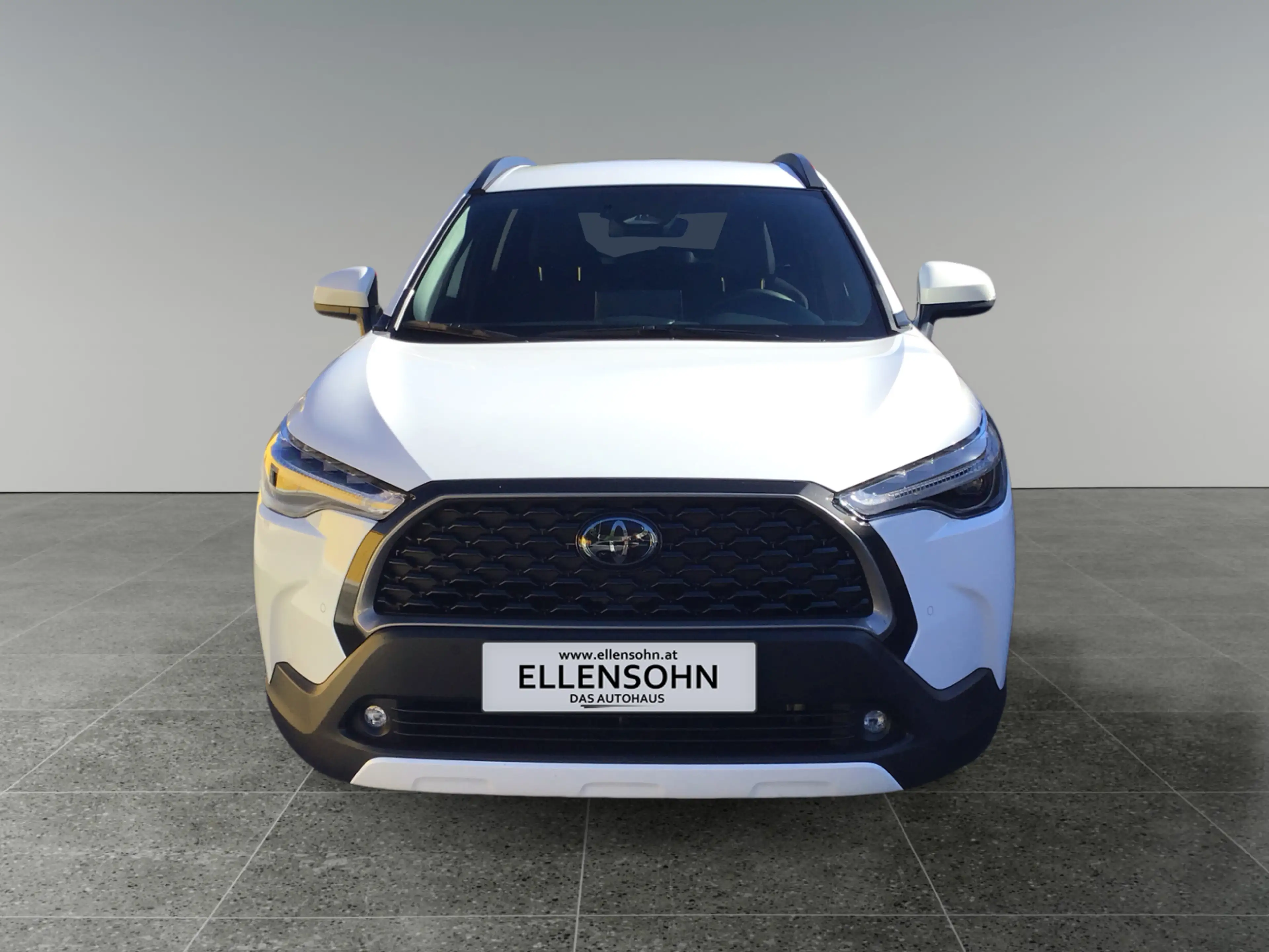 Toyota Corolla Cross 2.0 Active Drive 4x2          8-fach bereift! — photo 8