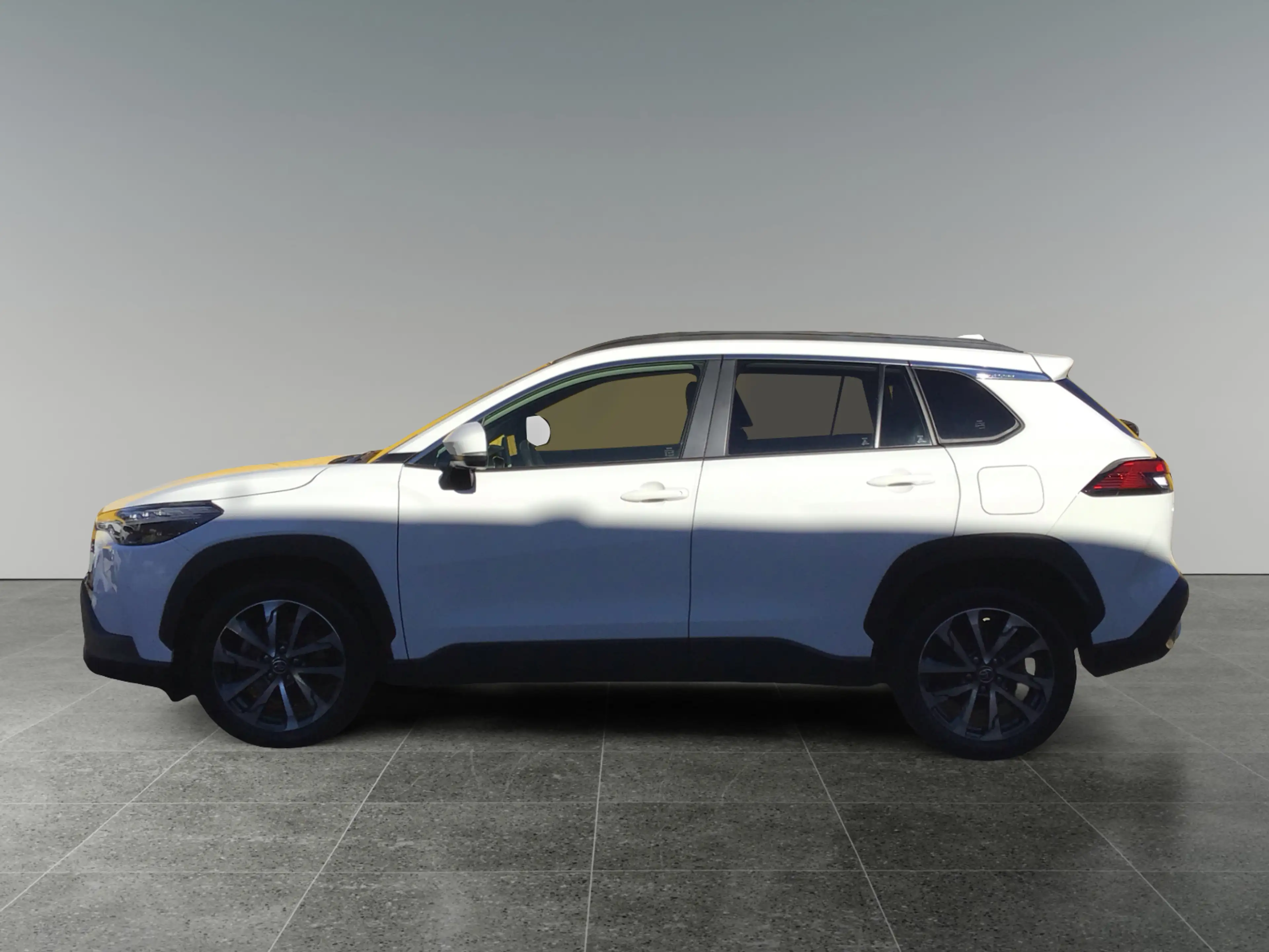 Toyota Corolla Cross 2.0 Active Drive 4x2          8-fach bereift! — photo 2