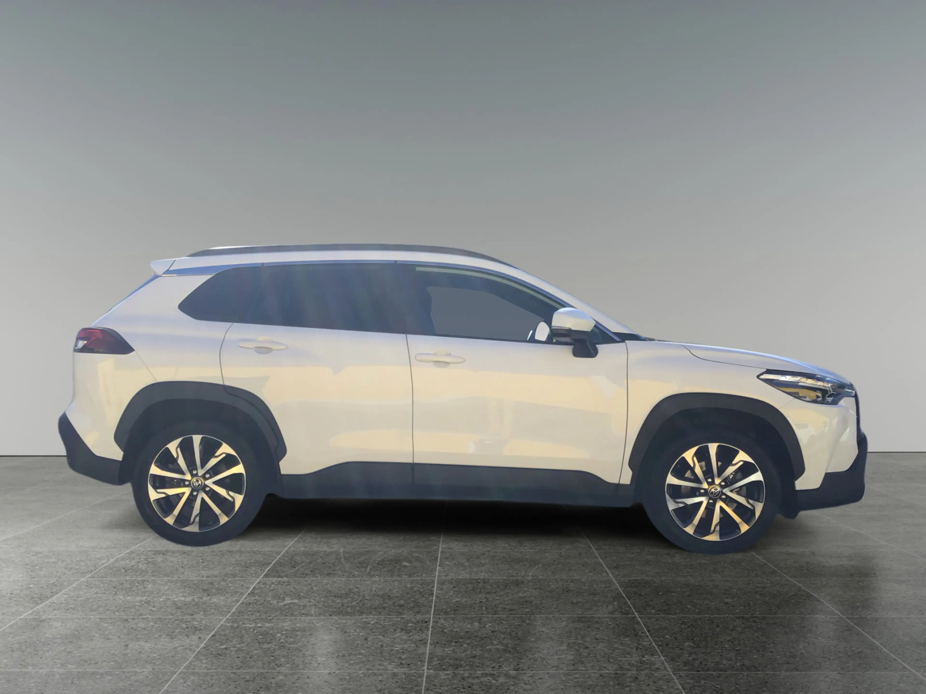 Toyota Corolla Cross 2.0 Active Drive 4x2          8-fach bereift! — photo 6