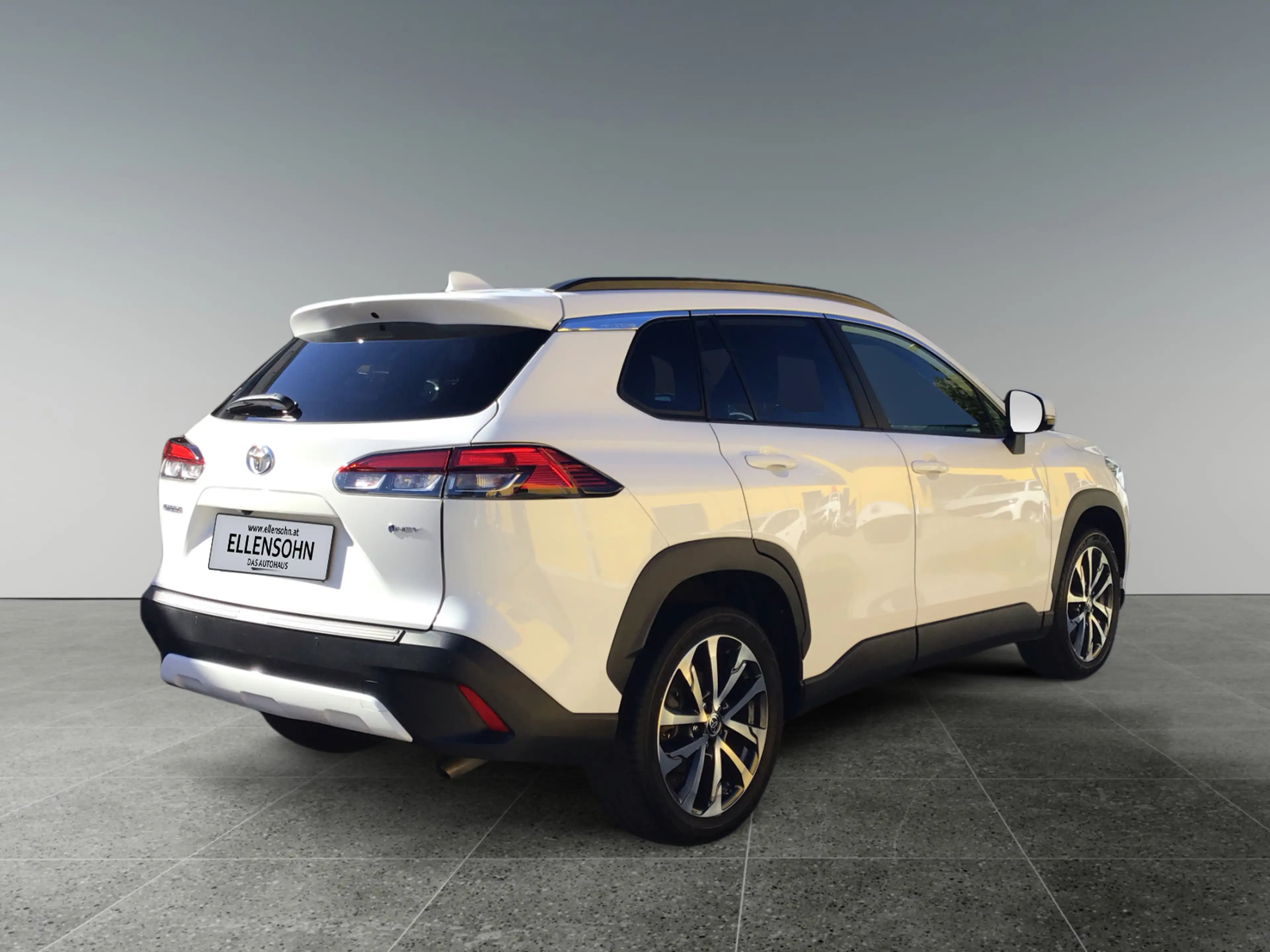 Toyota Corolla Cross 2.0 Active Drive 4x2          8-fach bereift! — photo 5