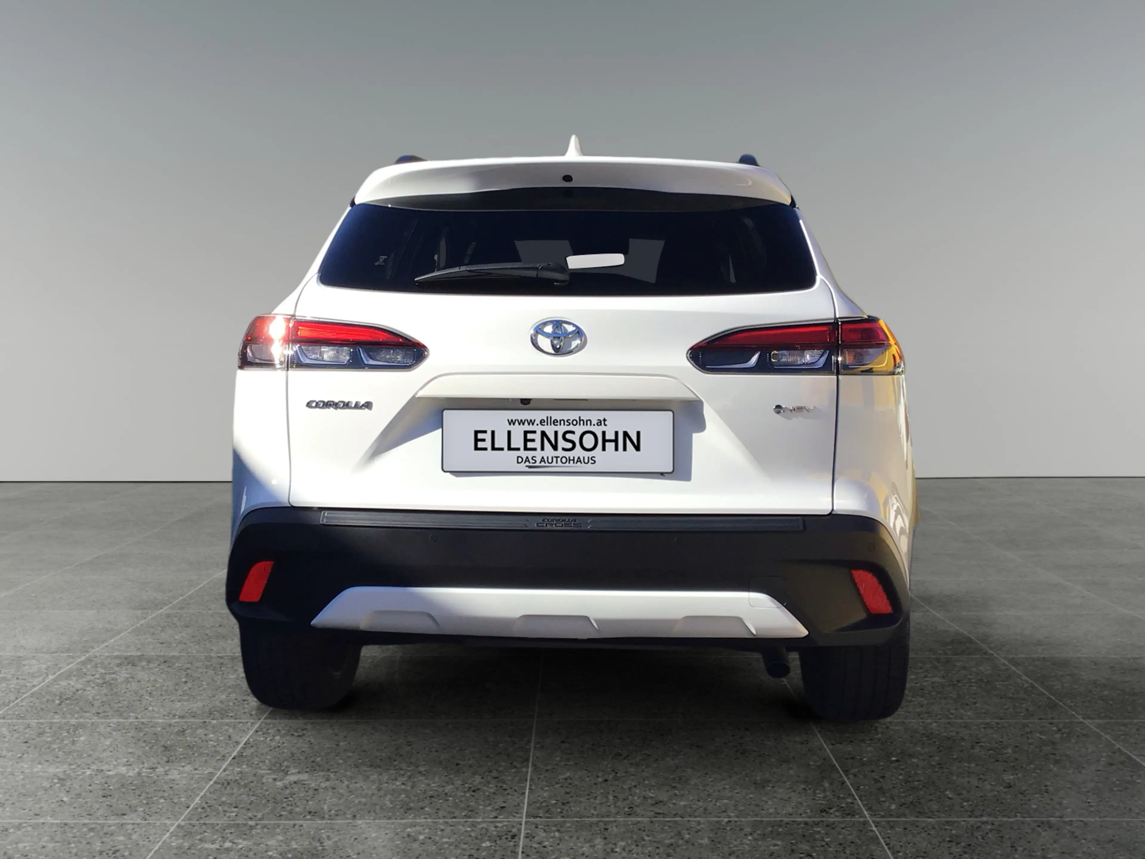 Toyota Corolla Cross 2.0 Active Drive 4x2          8-fach bereift! — photo 4