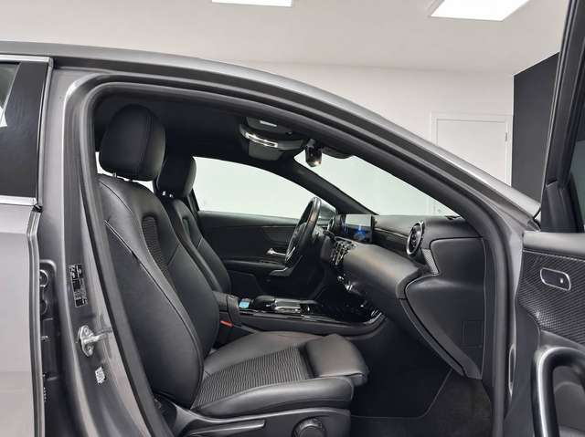 Mercedes-Benz A 200 — photo 11