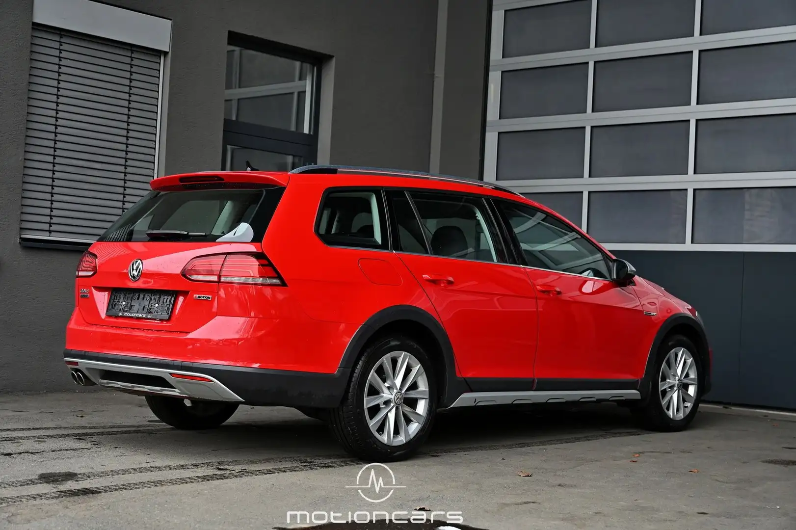 Volkswagen Golf VII Alltrack 4Motion 2.0 TDI DSG Pickerl NEU EXP Rojo - 2