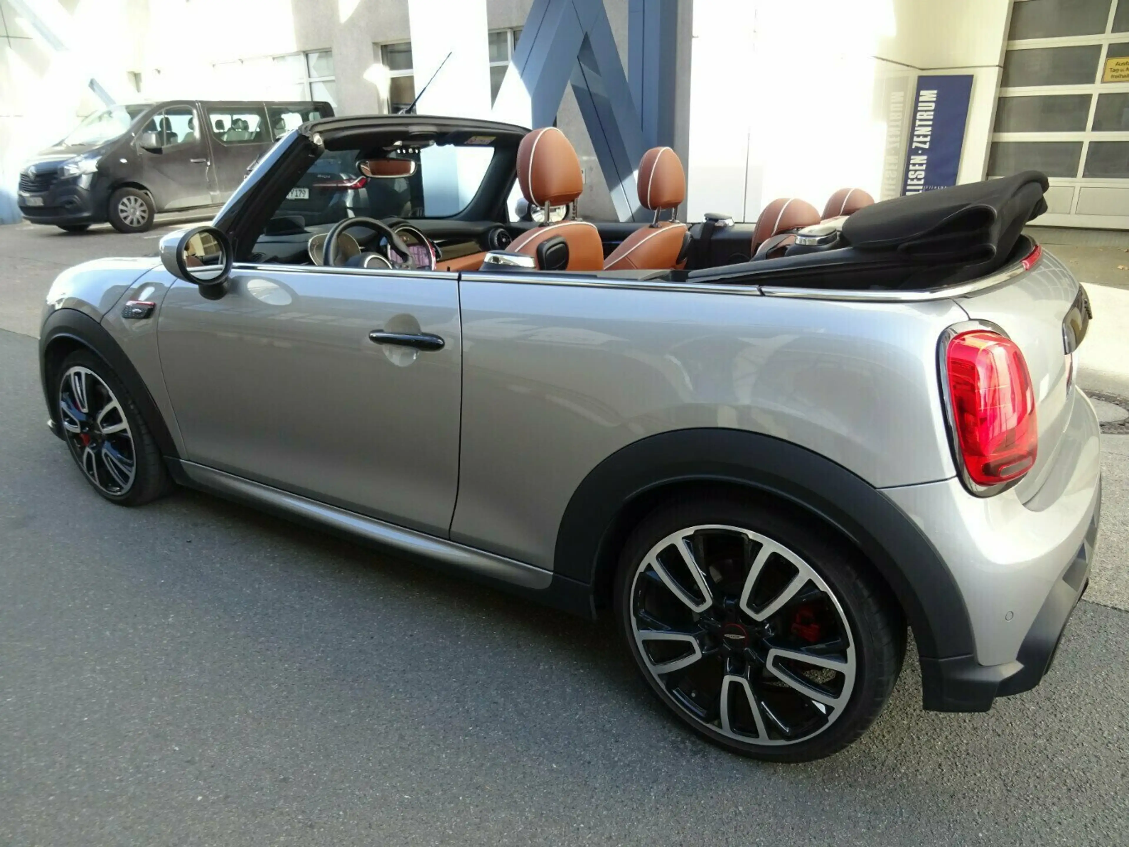 MINI John Cooper Works Cabrio Autom,ACC,Leder,Kamera — photo 19