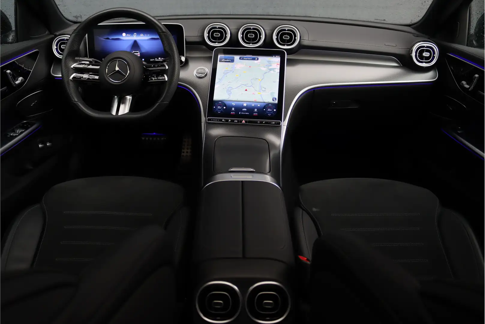 Mercedes-Benz C 300 e AMG Line Aut9, Panoramadak, Distronic+, Memory, Blauw - 2