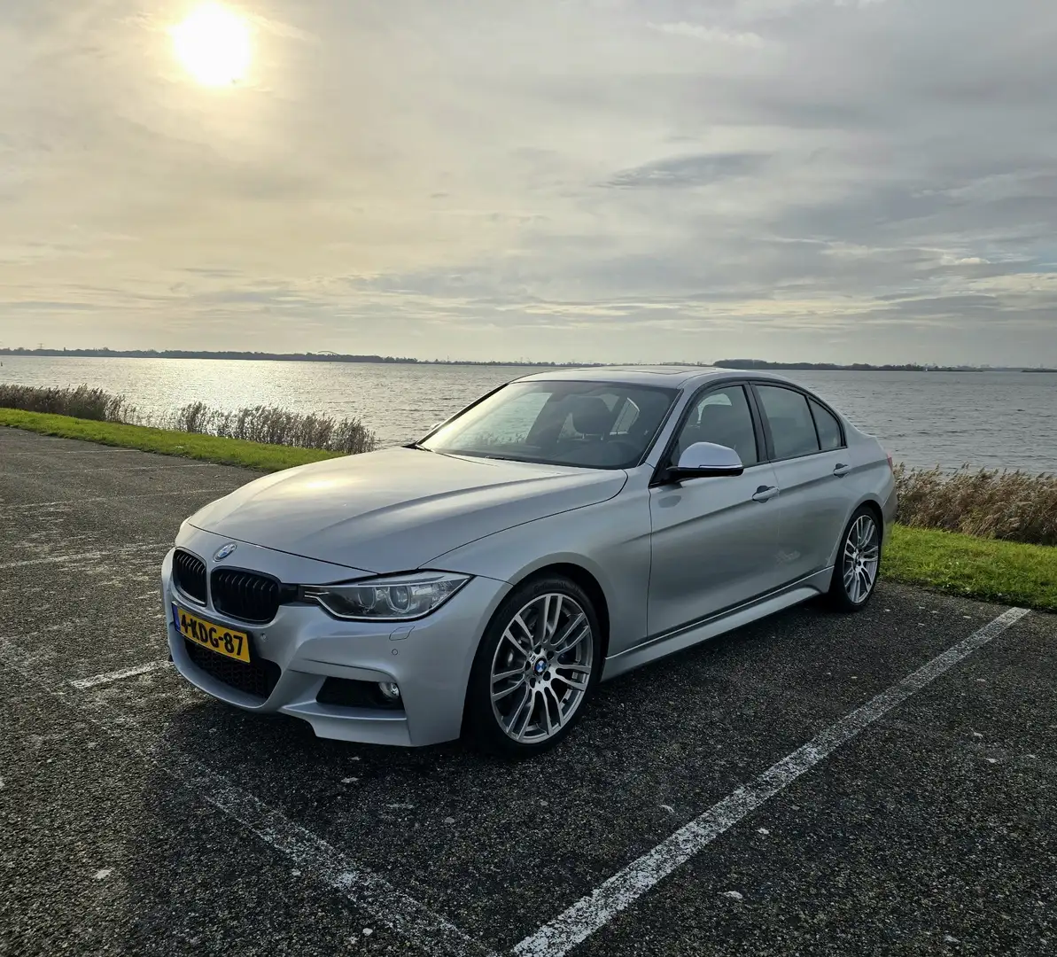 BMW 335 335i f30 M -PERFORMACE pakket Grijs - 1