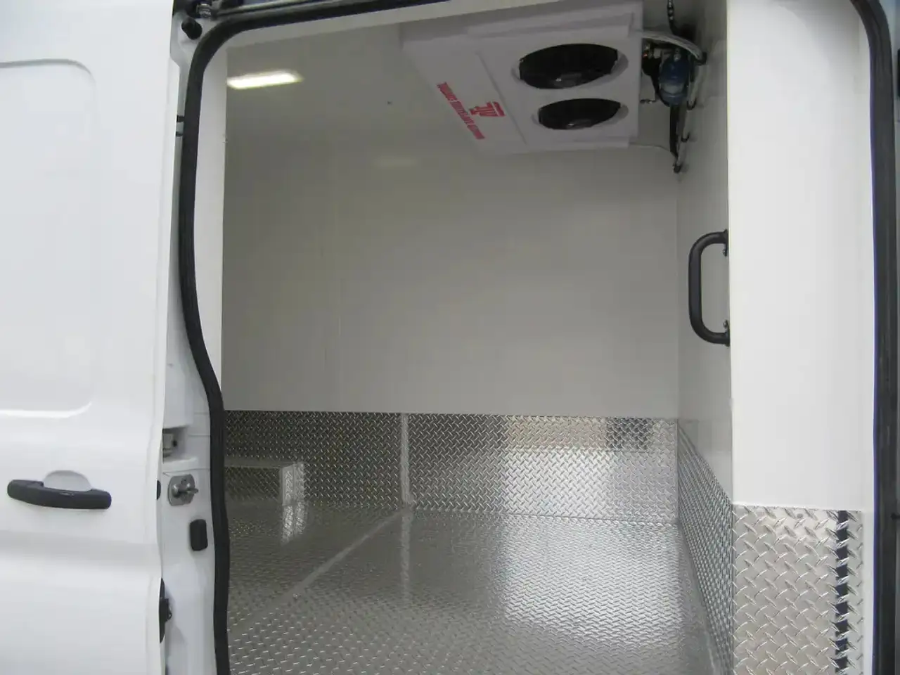 Ford Transit снимка Ford Transit