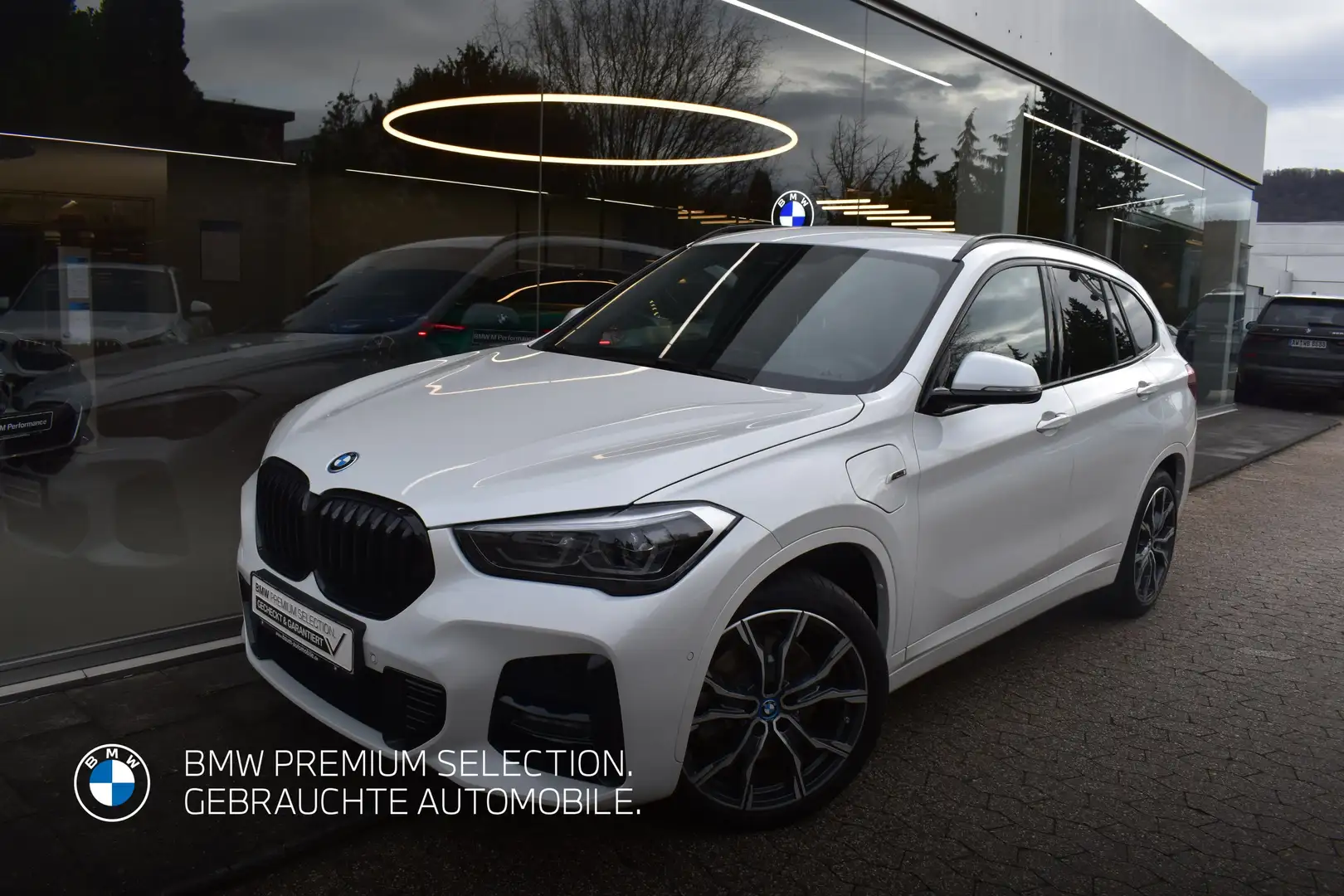 BMW X1 xDrive25e M Sportpaket Head-Up DAB LED RFK Weiß - 1