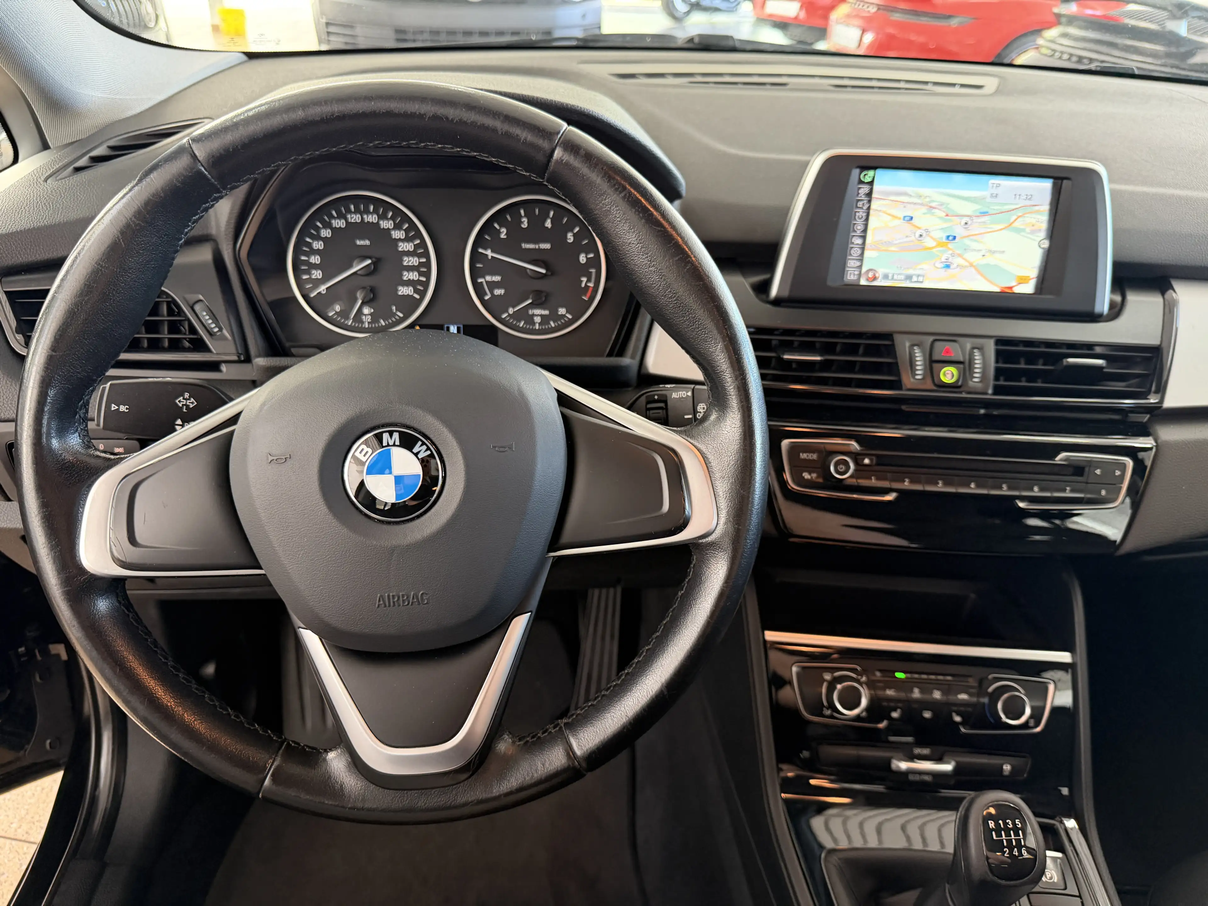BMW 216 i *NAVi*PDC*SiTZHZG* — photo 9