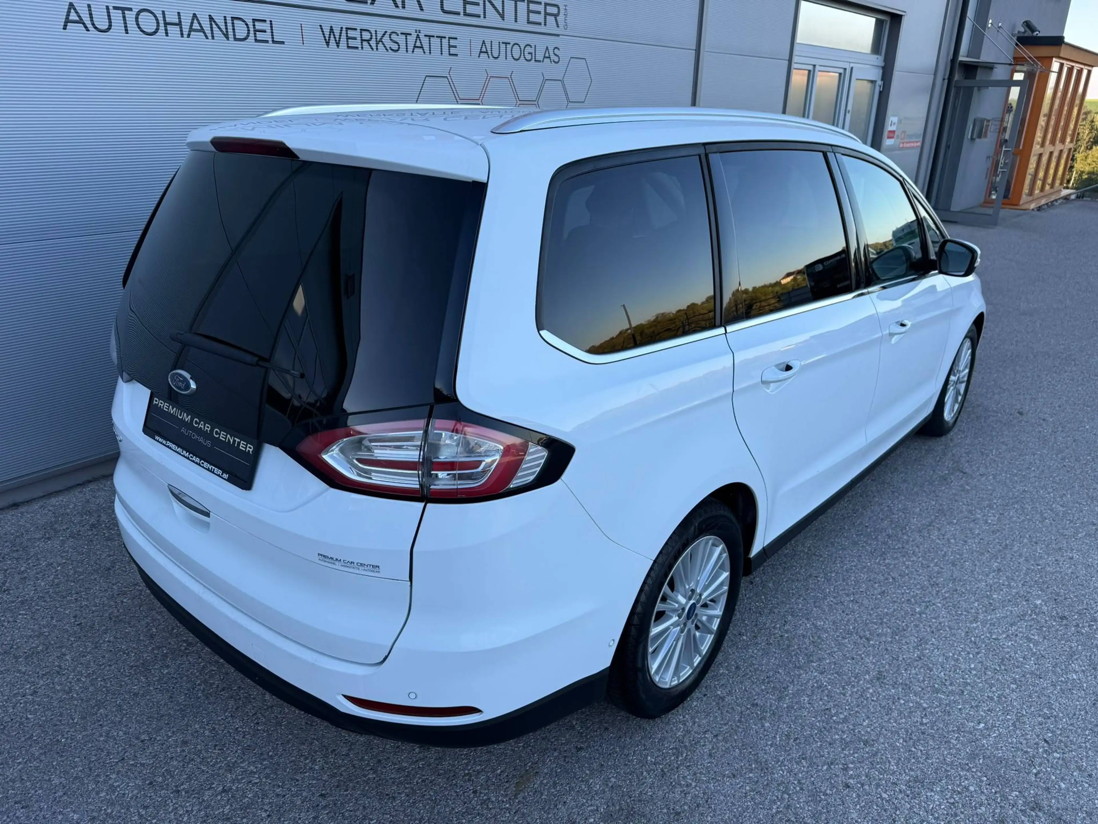 Ford Galaxy 2,0 TDCi Titanium Aut. 7 SITZER / NAVI / SITZHZG. / XENON / LED — photo 8