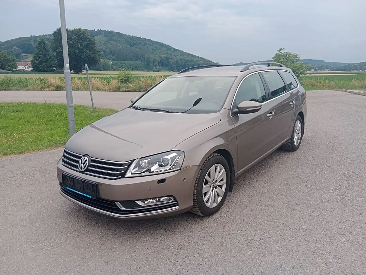 Volkswagen Passat Variant Comfortline BMT 2,0 TDI DPF DSG Braun - 2