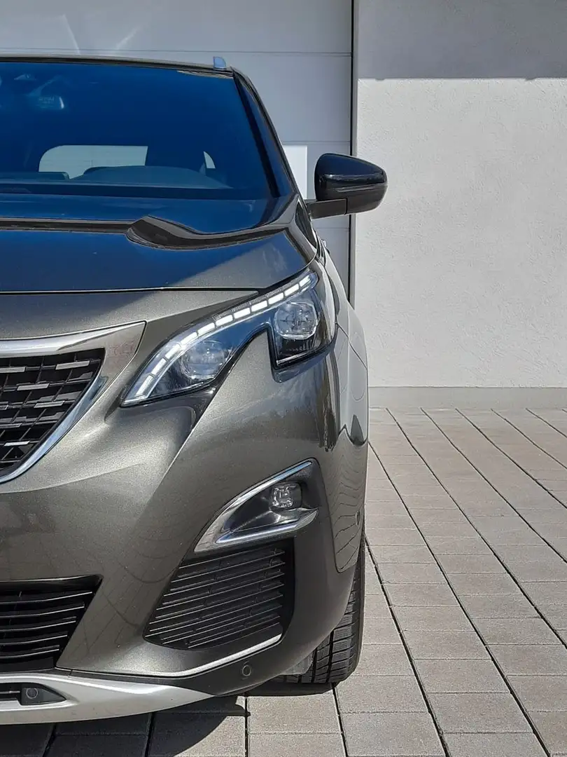 Peugeot 5008 GT Line/Aut./7Sitze/Kam./Allure/ACC/Focal Grau - 1