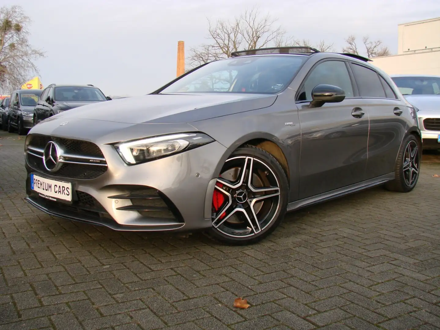 Mercedes-Benz A 35 AMG 4Matic Distronic+ Night-Paket Pano 360º Multibeam Gris - 2