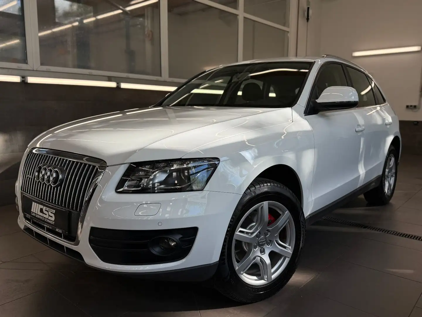 Audi Q5 2.0 TFSI QUATTRO AHK NAVI XENON SITZHZG PDC Weiß - 1