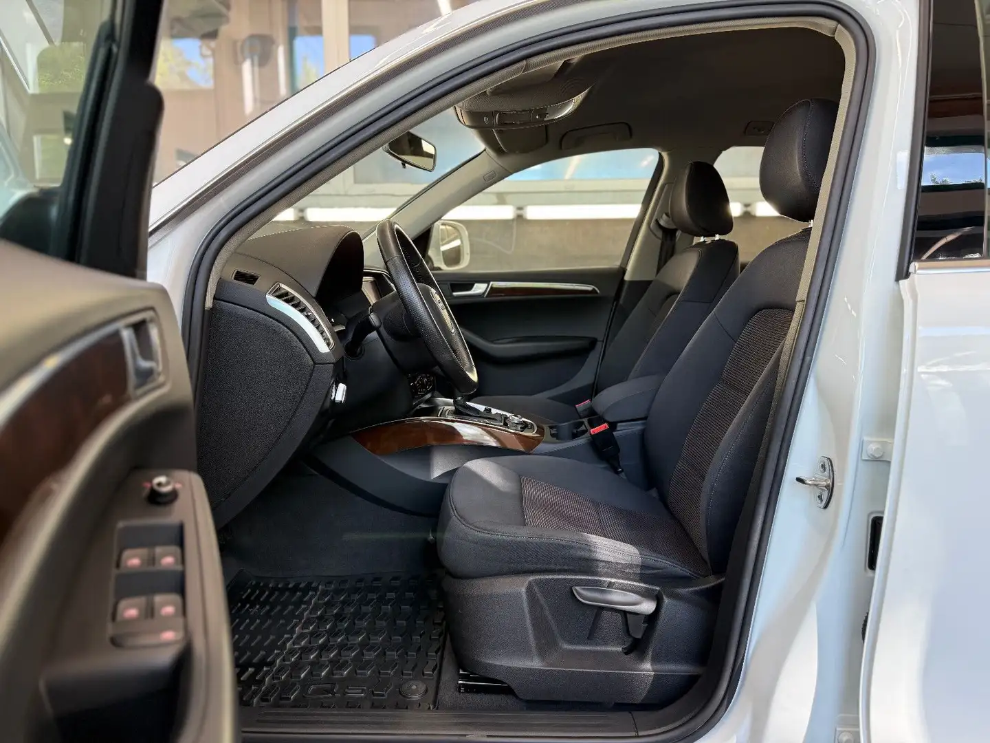 Audi Q5 2.0 TFSI QUATTRO AHK NAVI XENON SITZHZG PDC Weiß - 2