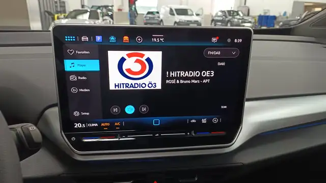 Volkswagen Id.4 view 8