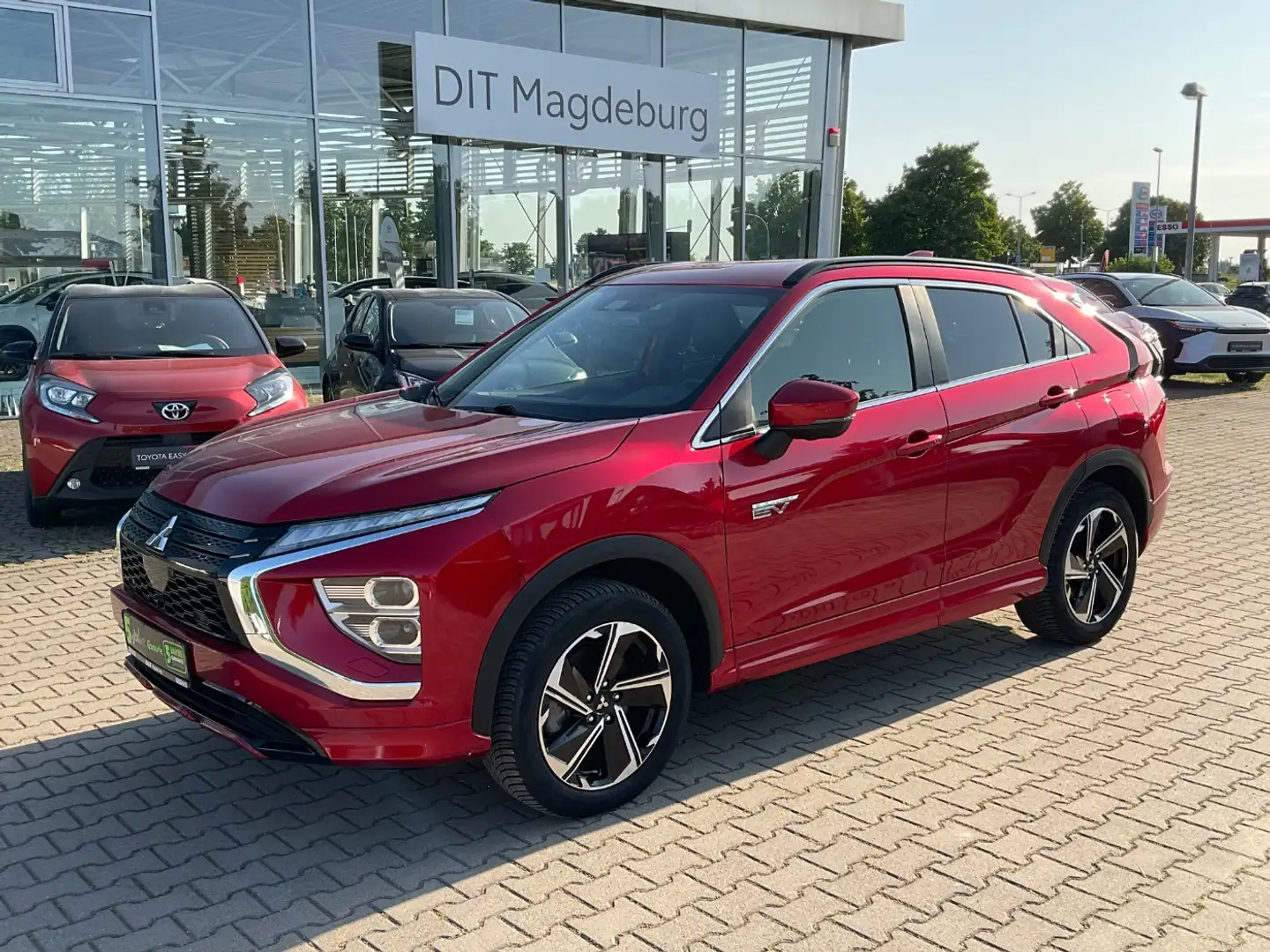 Mitsubishi Eclipse Cross 2.4 Plus Select Black 4xSitzheizung Rood - 2