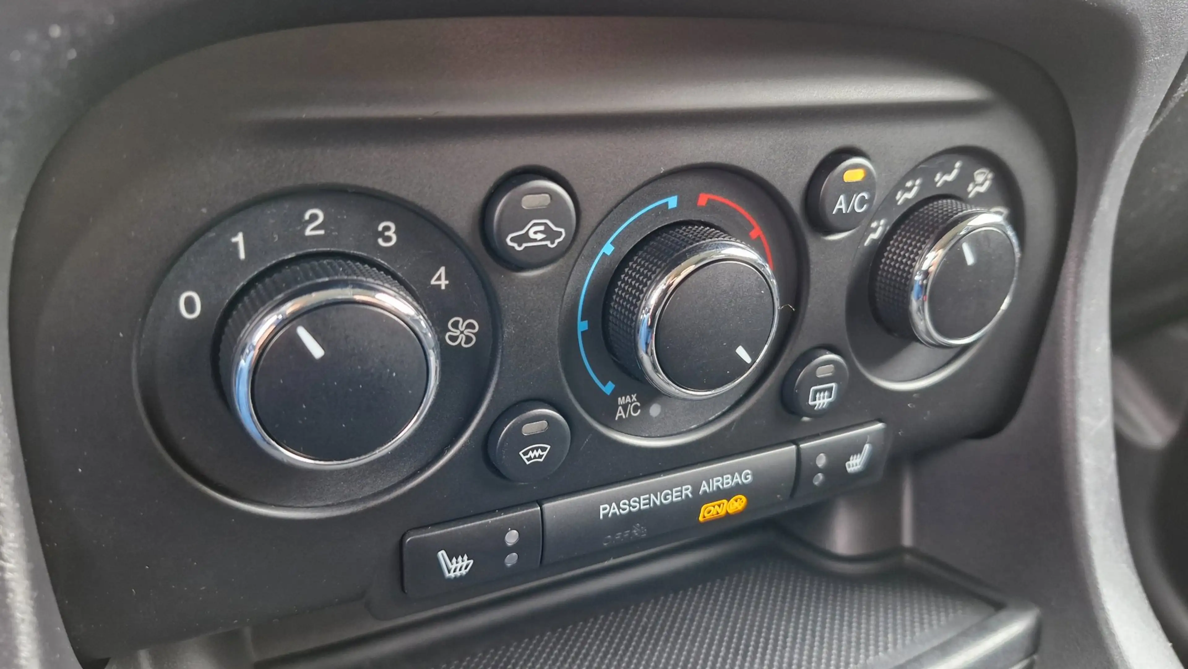 Ford Ka/Ka+ 1.2 Trend Ultimate Black 85PK | Rijklaar | Airco | — photo 19