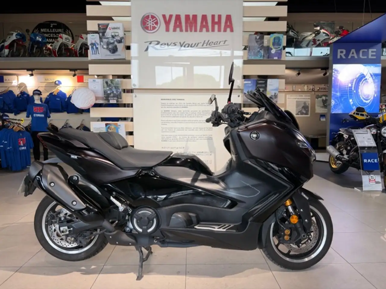 Yamaha Tmax 560