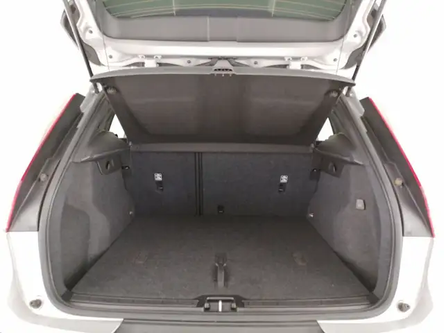 Volvo XC40 view 10