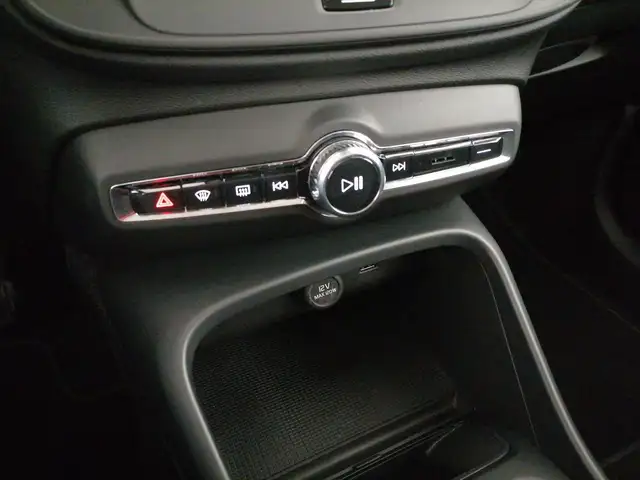 Volvo XC40 view 14