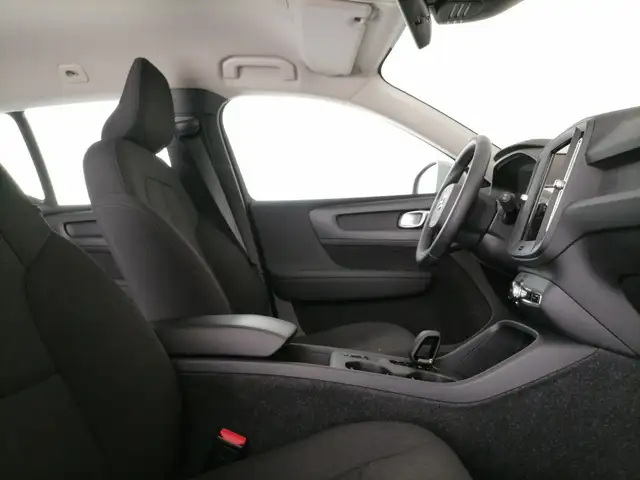 Volvo XC40 view 6