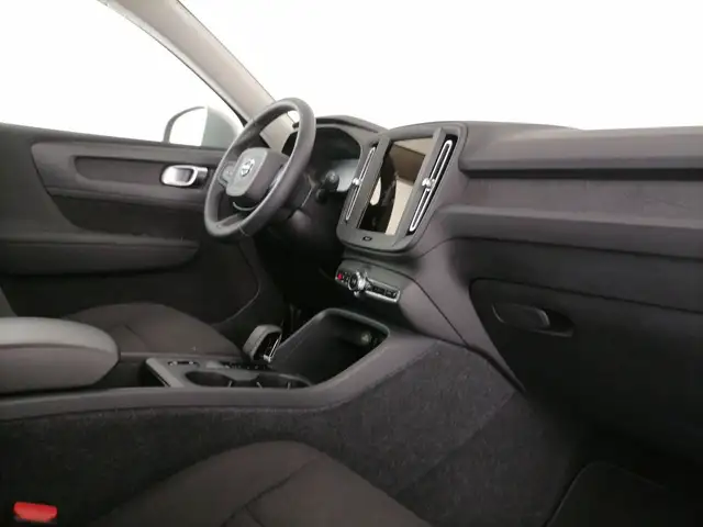 Volvo XC40 view 7