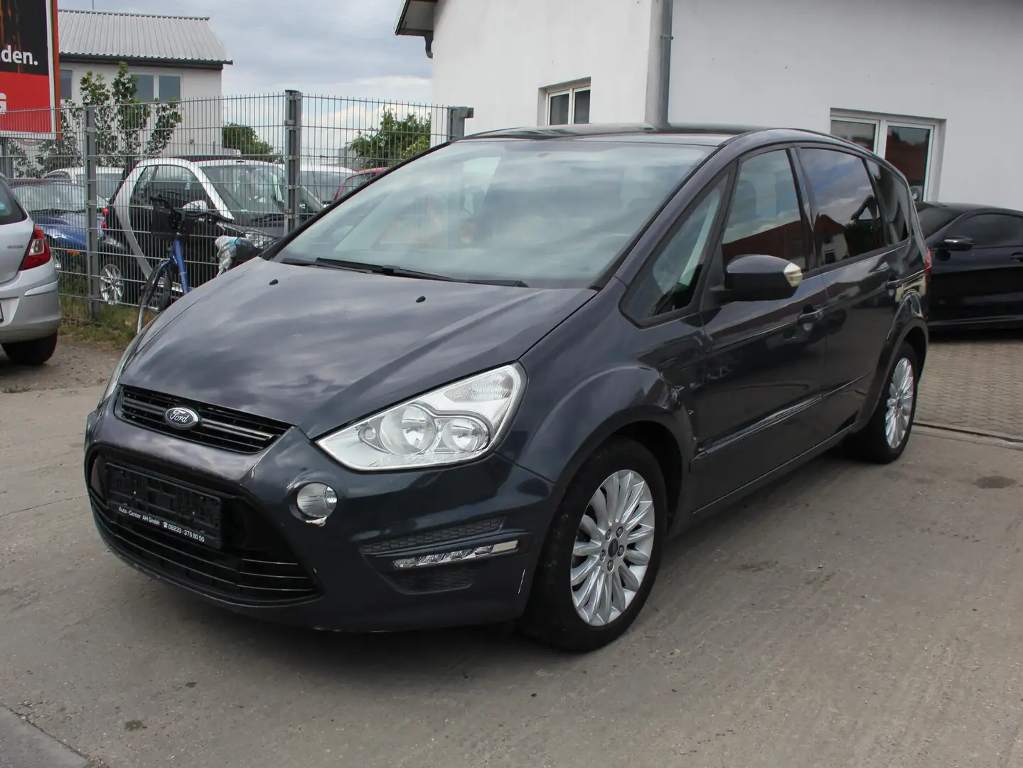 Ford S-Max Business Edition Automatik Navi 7 Sitzer - 1