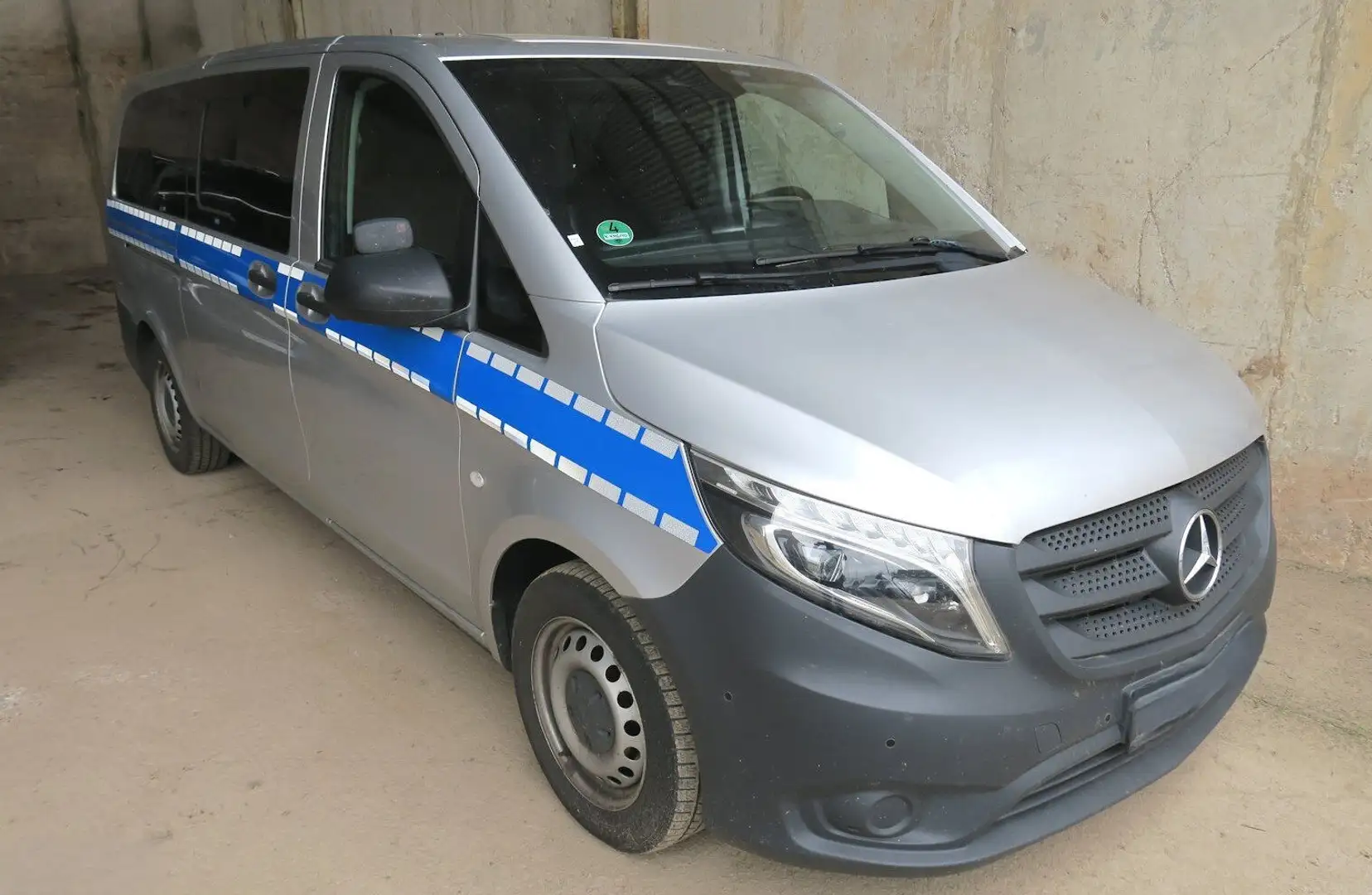 Mercedes-Benz Vito 116 CDI Pro Tourer Extralang Aut. 1 Hd. Klima PDC Silber - 1