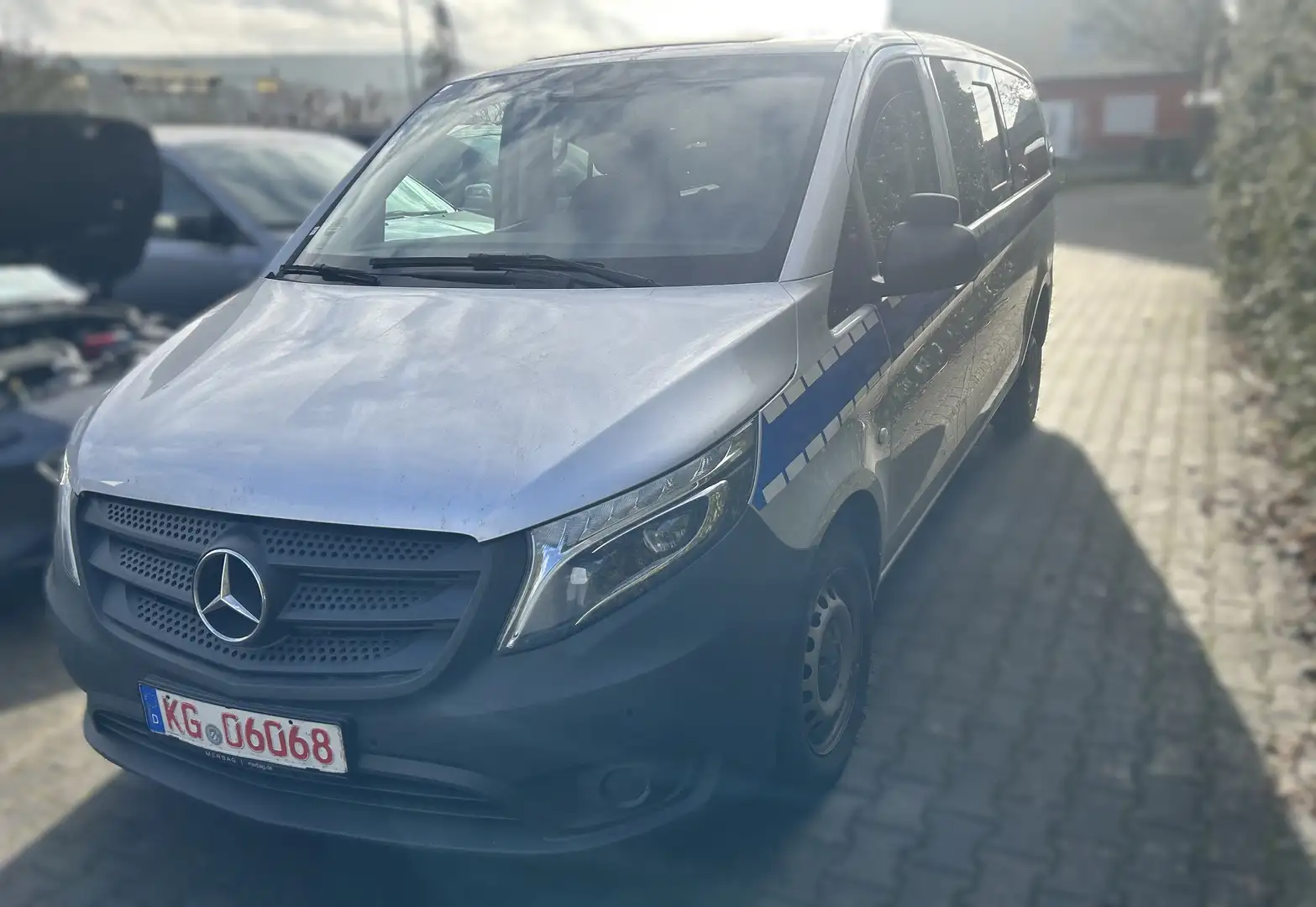 Mercedes-Benz Vito 116 CDI Pro Tourer Extralang Aut. 1 Hd. Klima PDC Silber - 2