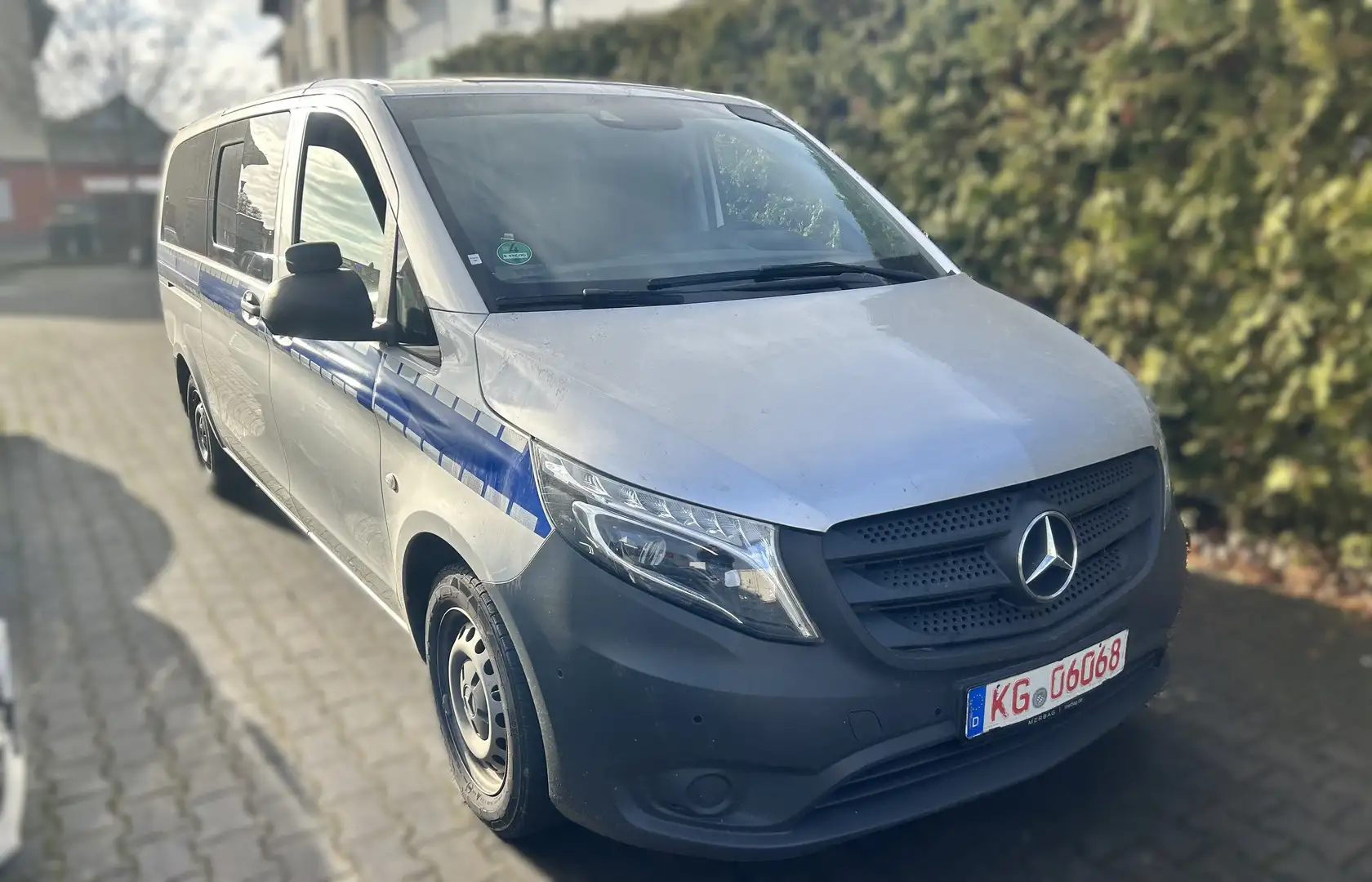 Mercedes-Benz Vito 116 CDI Pro Tourer Extralang Aut. 1 Hd. Klima PDC Silber - 1