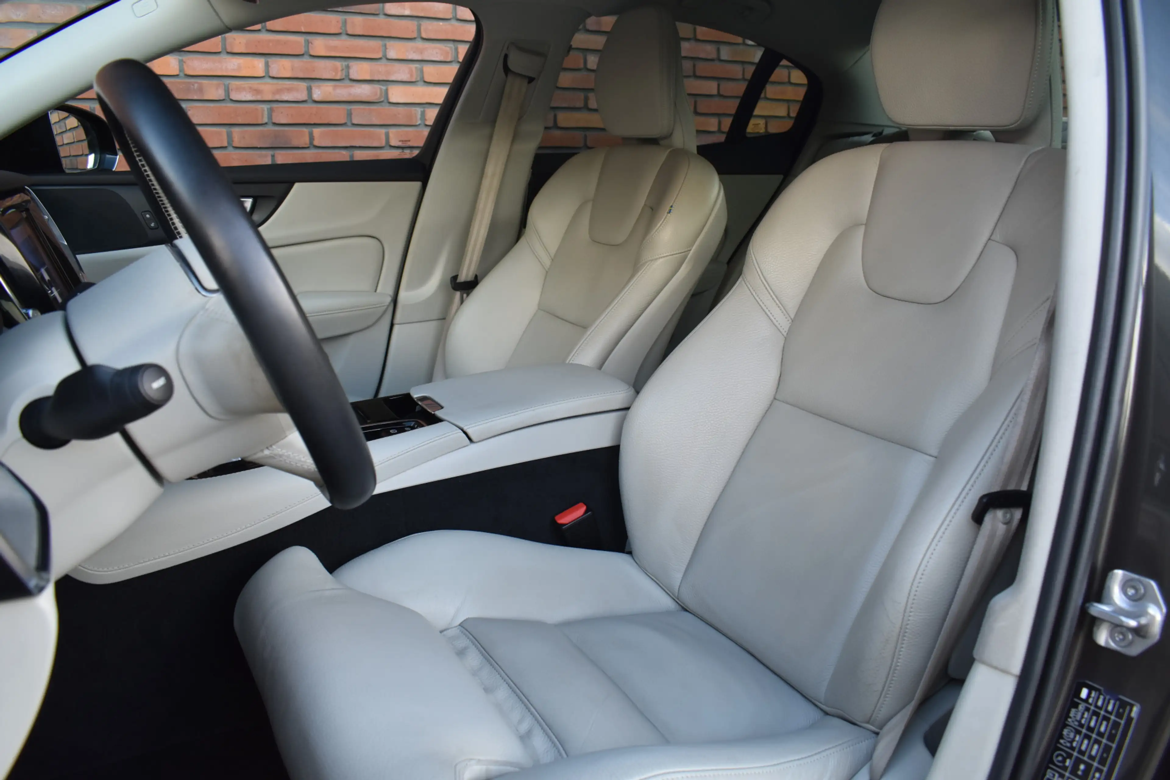 Volvo S60 Recharge T6 350PK AWD Inscription — photo 12