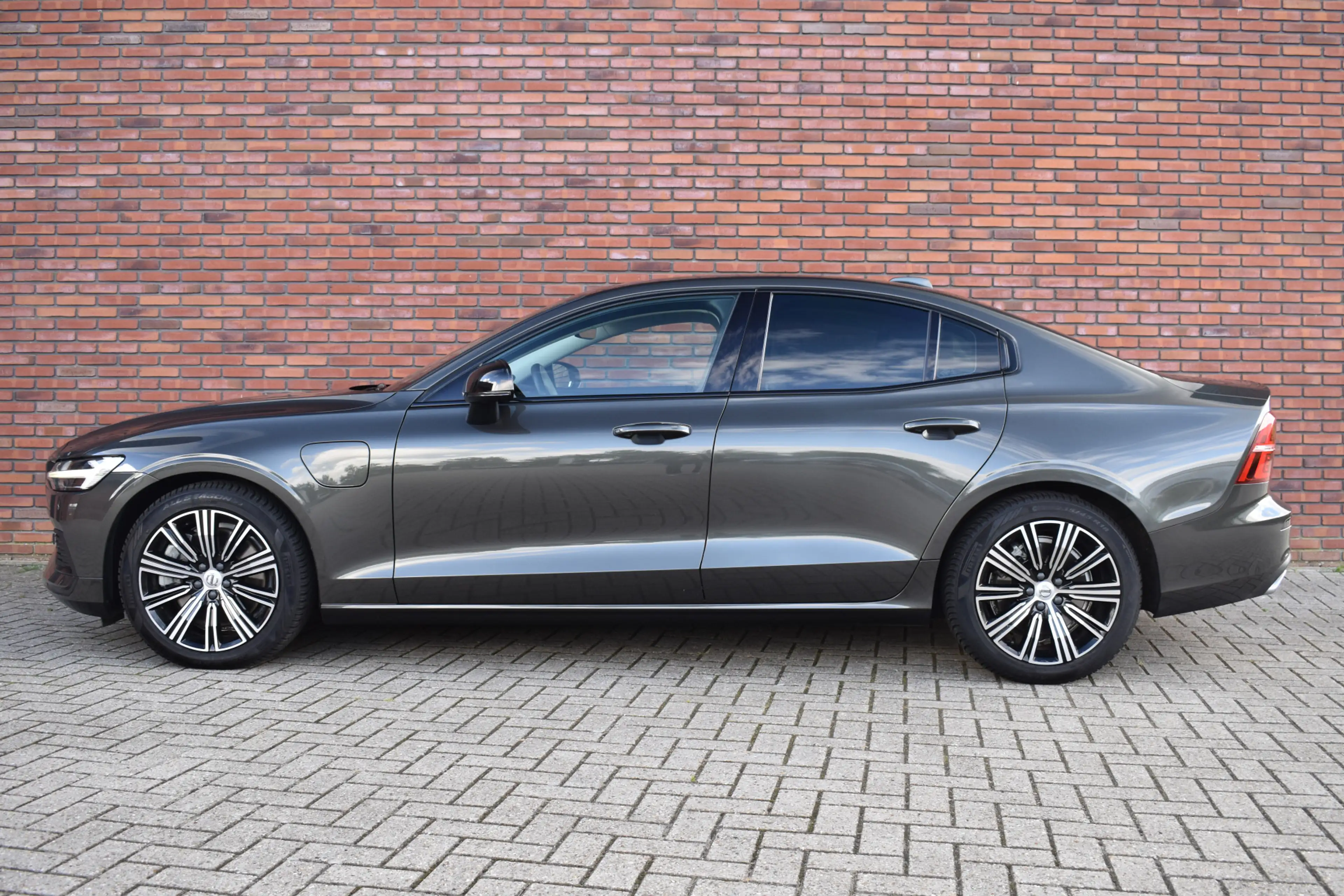 Volvo S60 Recharge T6 350PK AWD Inscription — photo 8