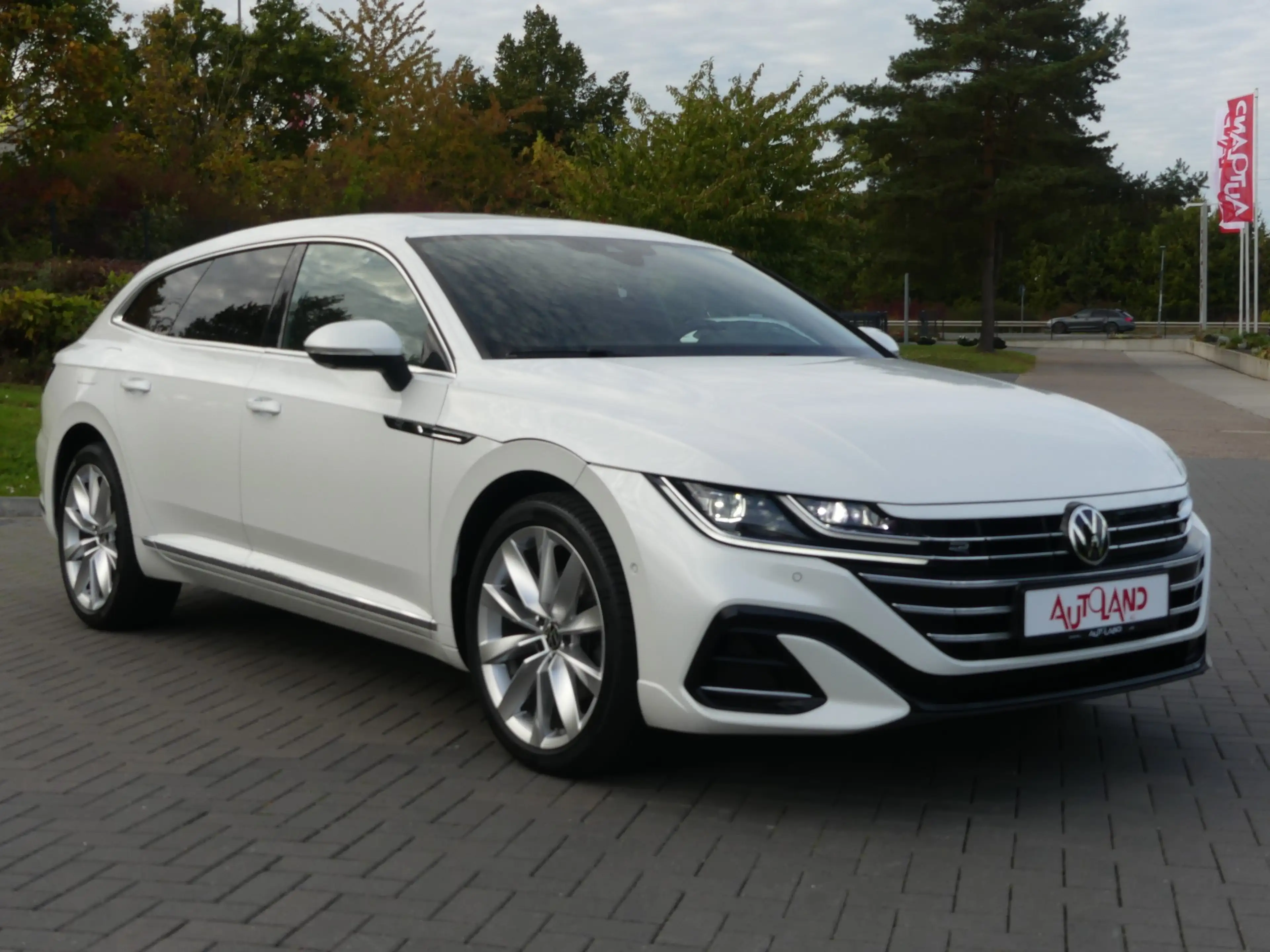 Volkswagen Arteon Shooting Brake R-Line eHybrid LED ACC PDC — photo 6