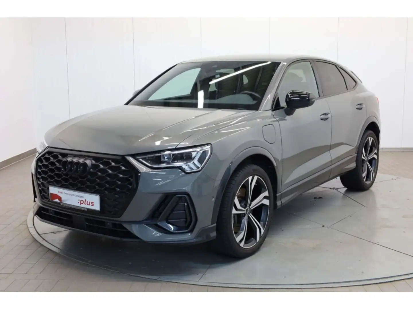 Audi Q3 Sportback 45 TFSI e S line NAV/360/20''/Virt+ Grau - 2