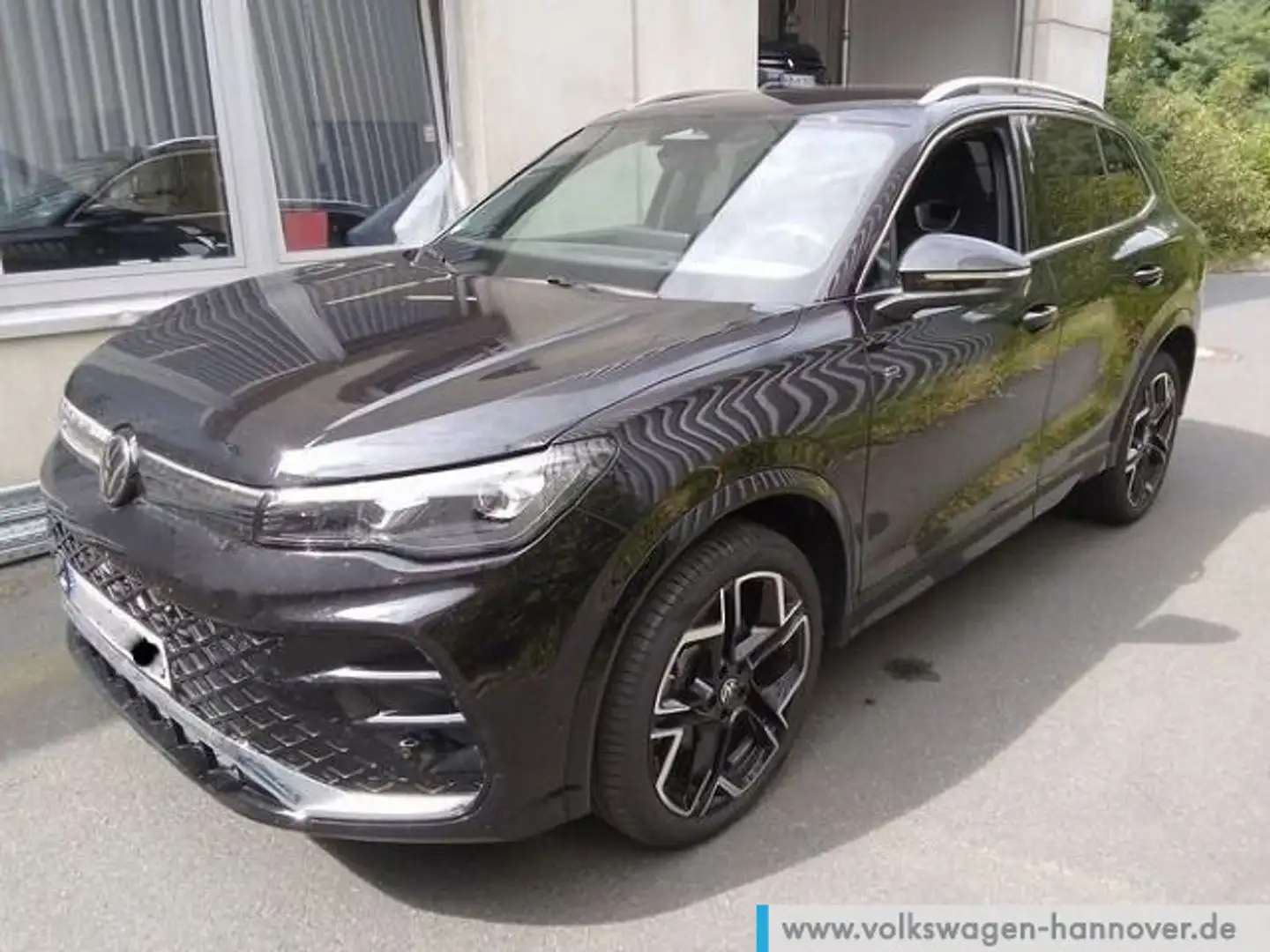 Volkswagen Tiguan 2.0 TDI DSG 4M R-Line Navi AHK LED DigCoc Schwarz - 2